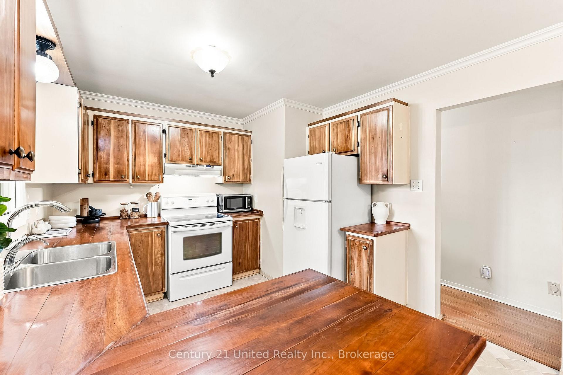 Photo 17 of 1563 Selwyn Road, Selwyn — HOMEH