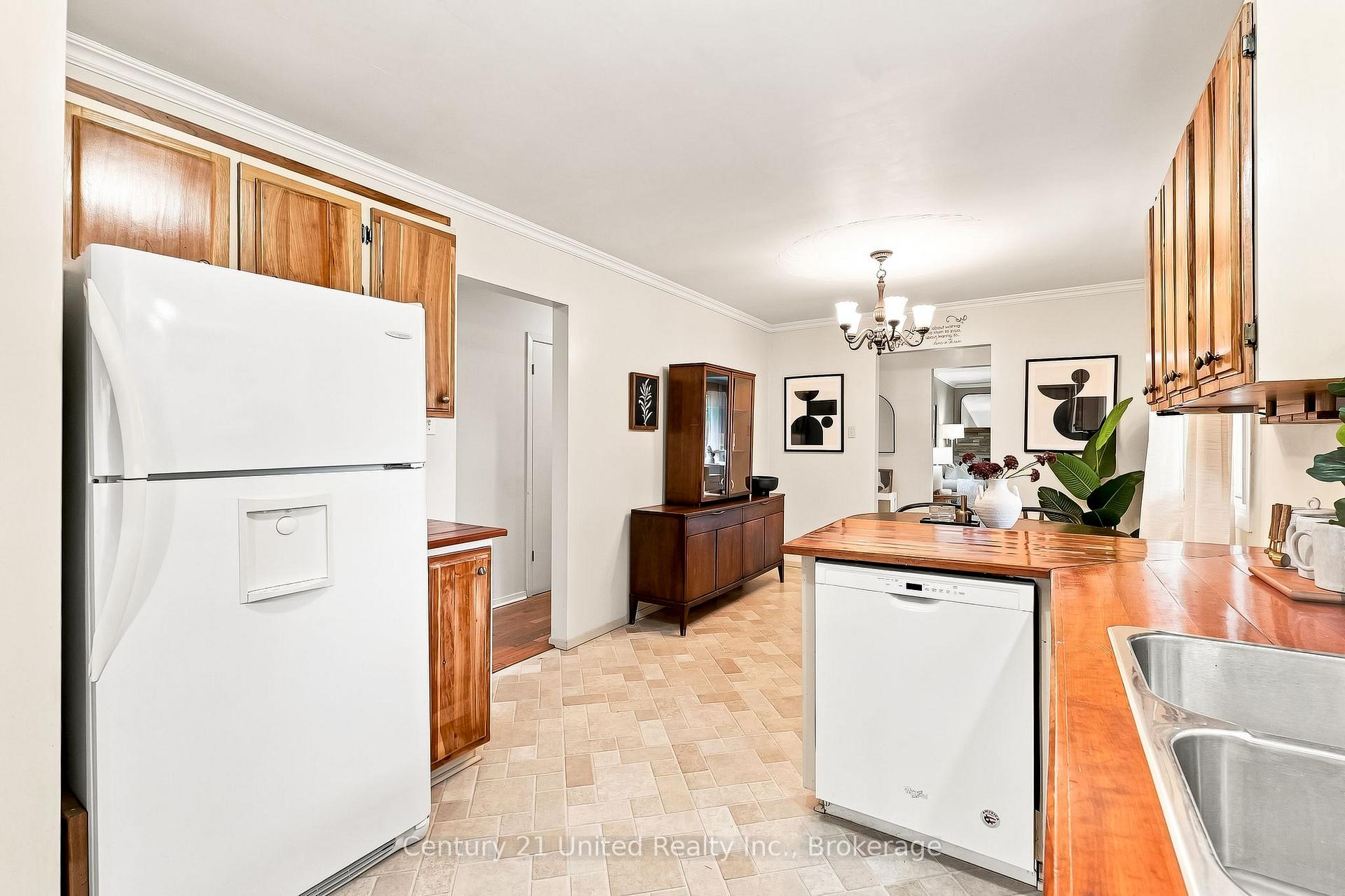 Photo 19 of 1563 Selwyn Road, Selwyn — HOMEH