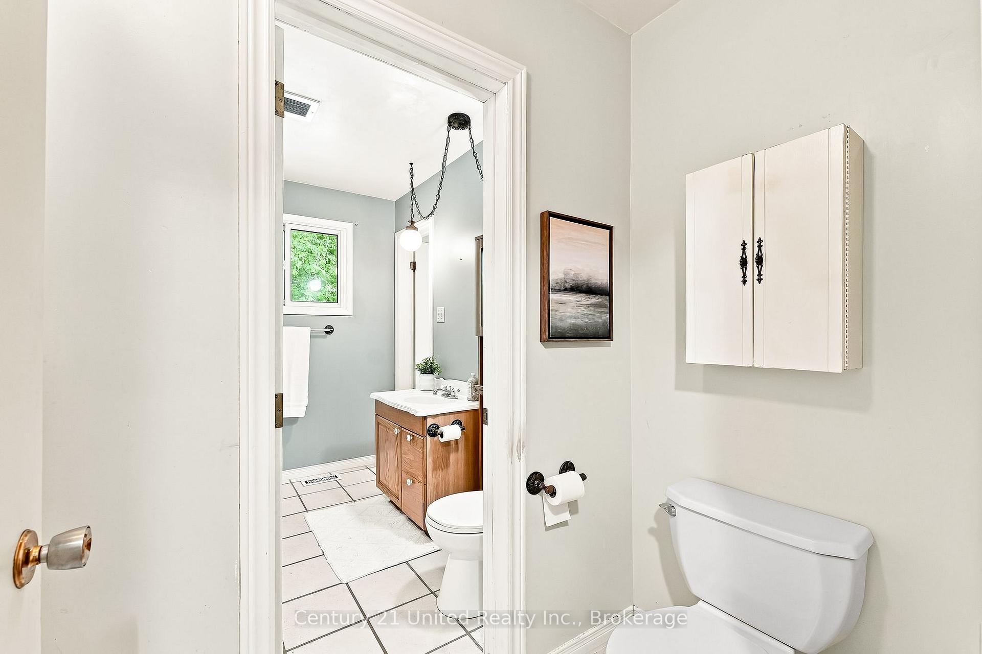 Photo 25 of 1563 Selwyn Road, Selwyn — HOMEH
