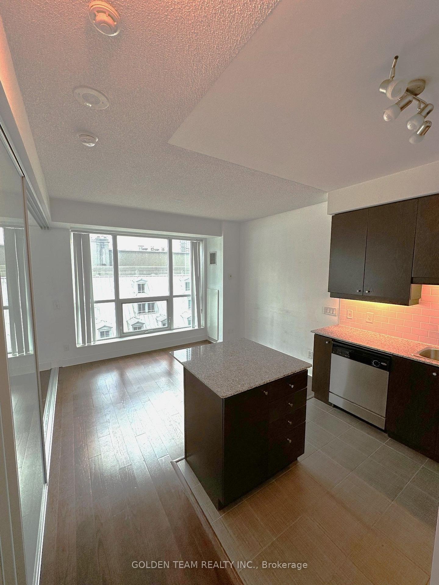 Photo 3 of Unit 901, 38 The Esplanade, Toronto, Waterfront Communities — HOMEH