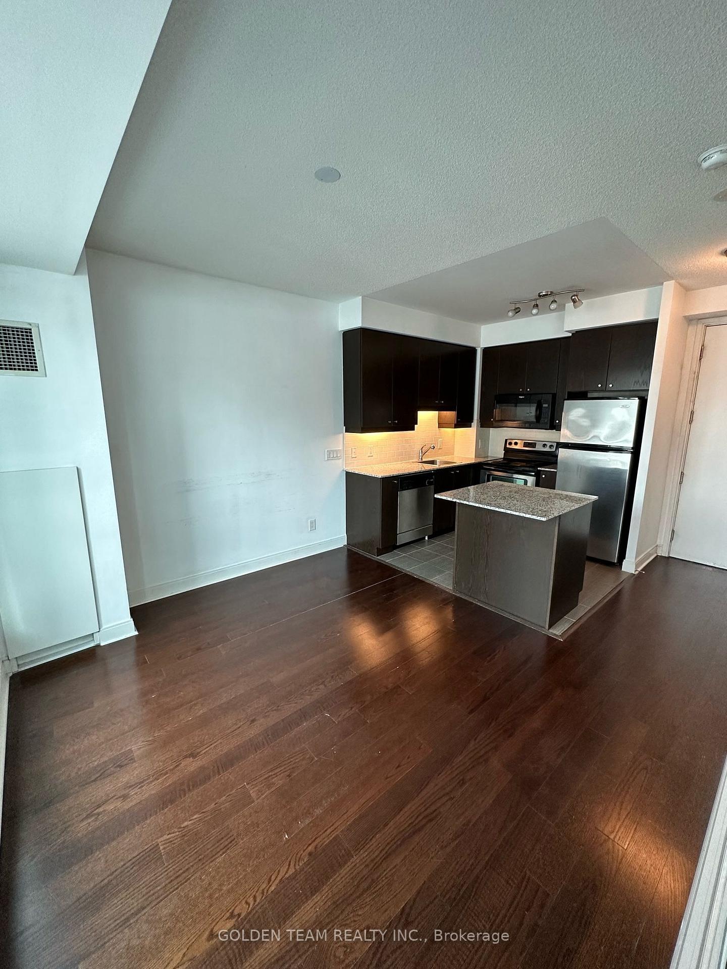 Photo 4 of Unit 901, 38 The Esplanade, Toronto, Waterfront Communities — HOMEH