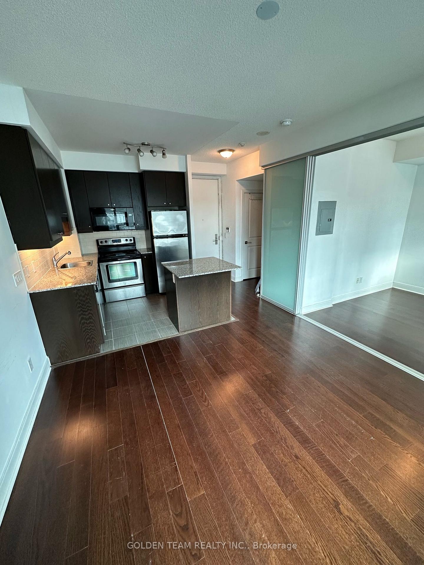Photo 5 of Unit 901, 38 The Esplanade, Toronto, Waterfront Communities — HOMEH