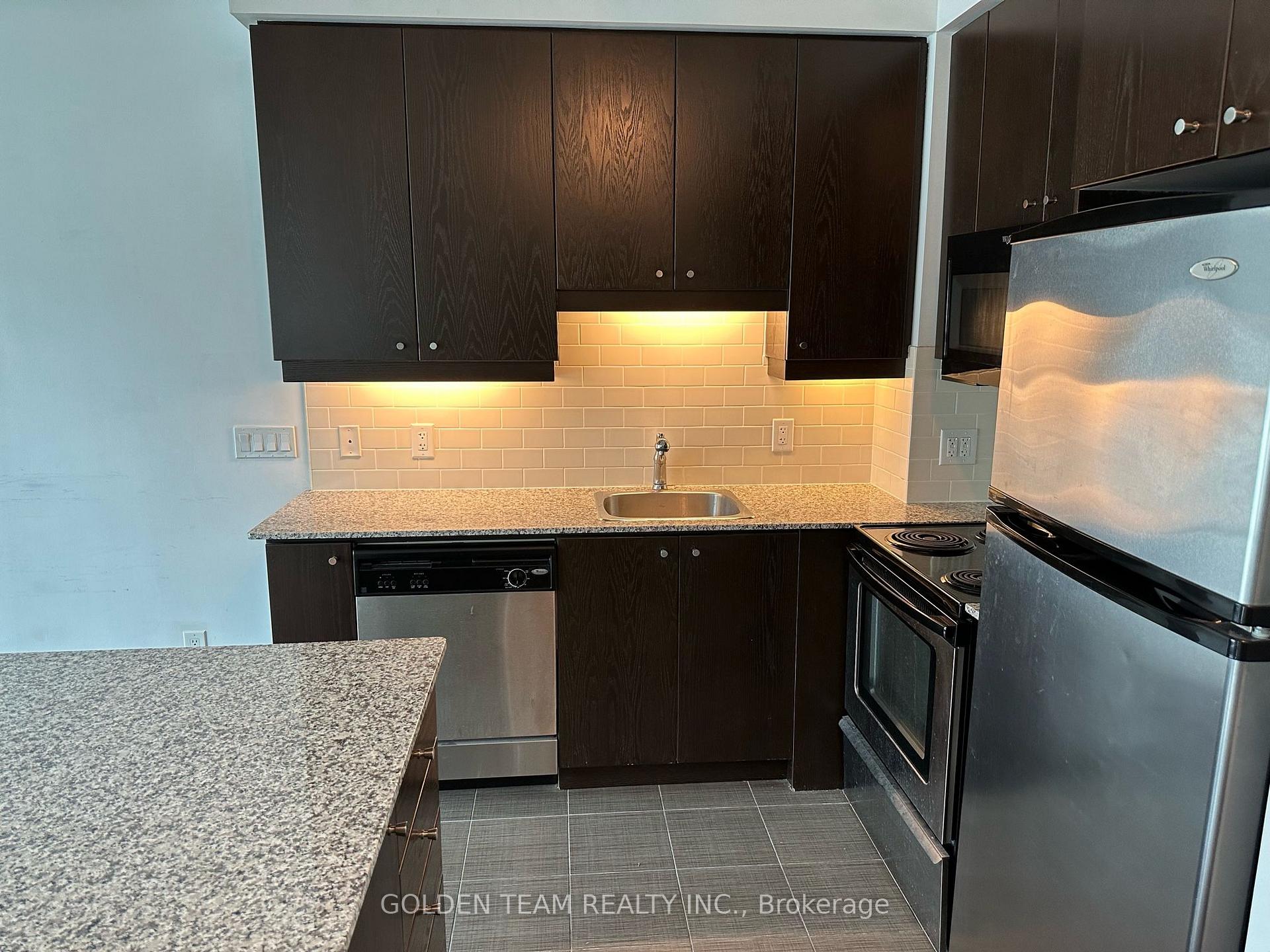 Photo 6 of Unit 901, 38 The Esplanade, Toronto, Waterfront Communities — HOMEH