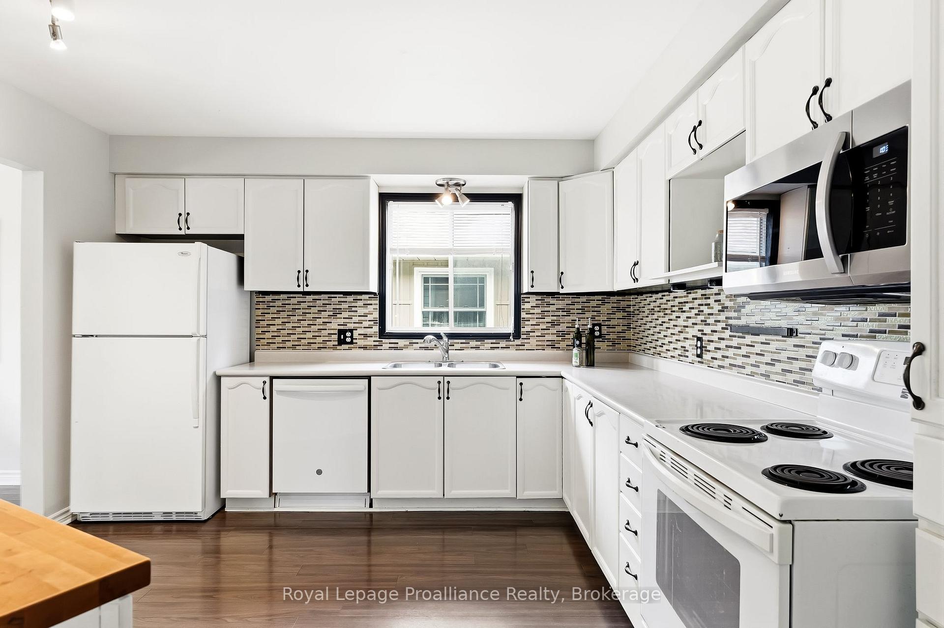 Photo 13 of 158 Ontario Street, Brighton, Rural Brighton — HOMEH