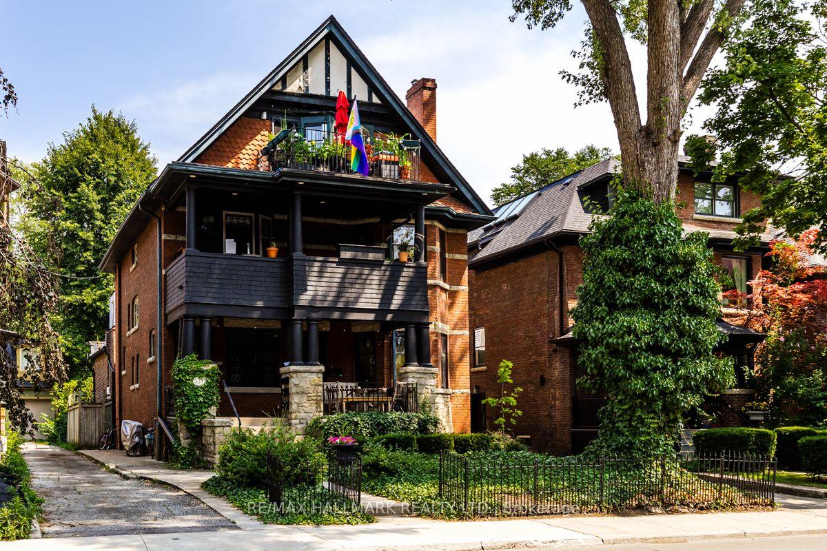 Front of Unit Front, 321 Palmerston Boulevard