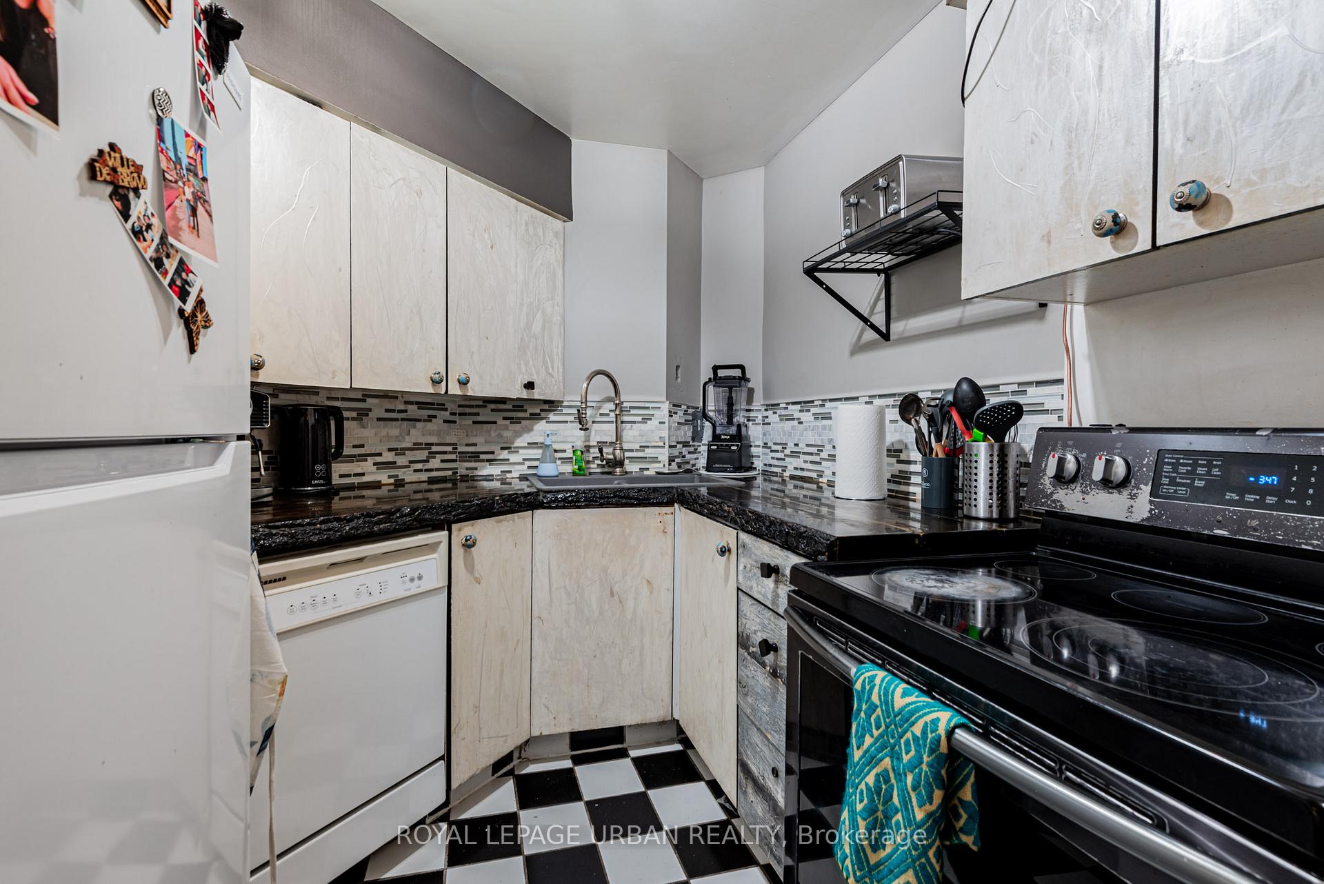Photo 11 of Unit 505, 25 Maitland Street, Toronto, Church-Yonge Corridor — HOMEH