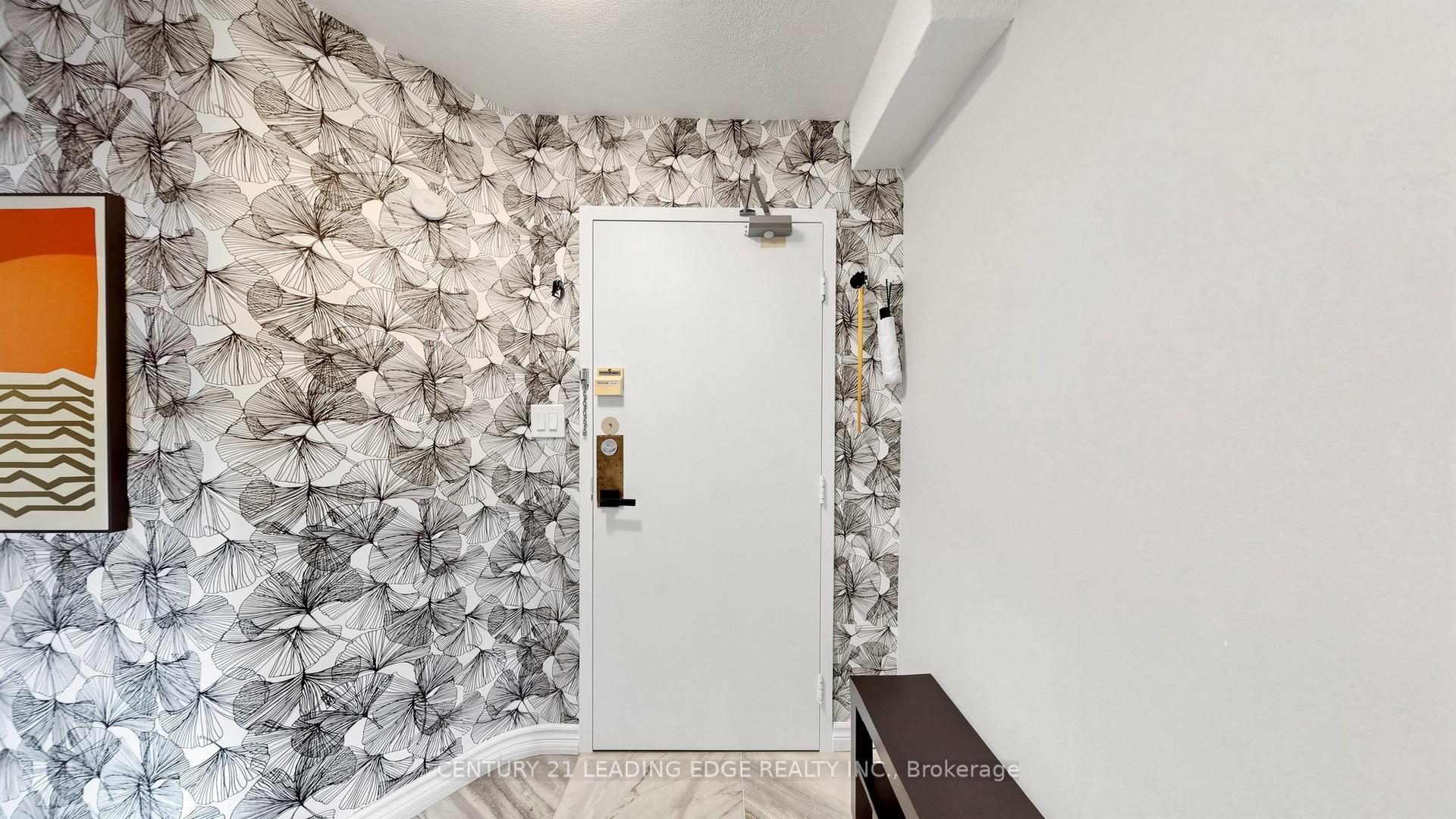 Photo 4 of Unit 914, 11 Wincott Drive, Etobicoke, Kingsview Village-The Westway — HOMEH