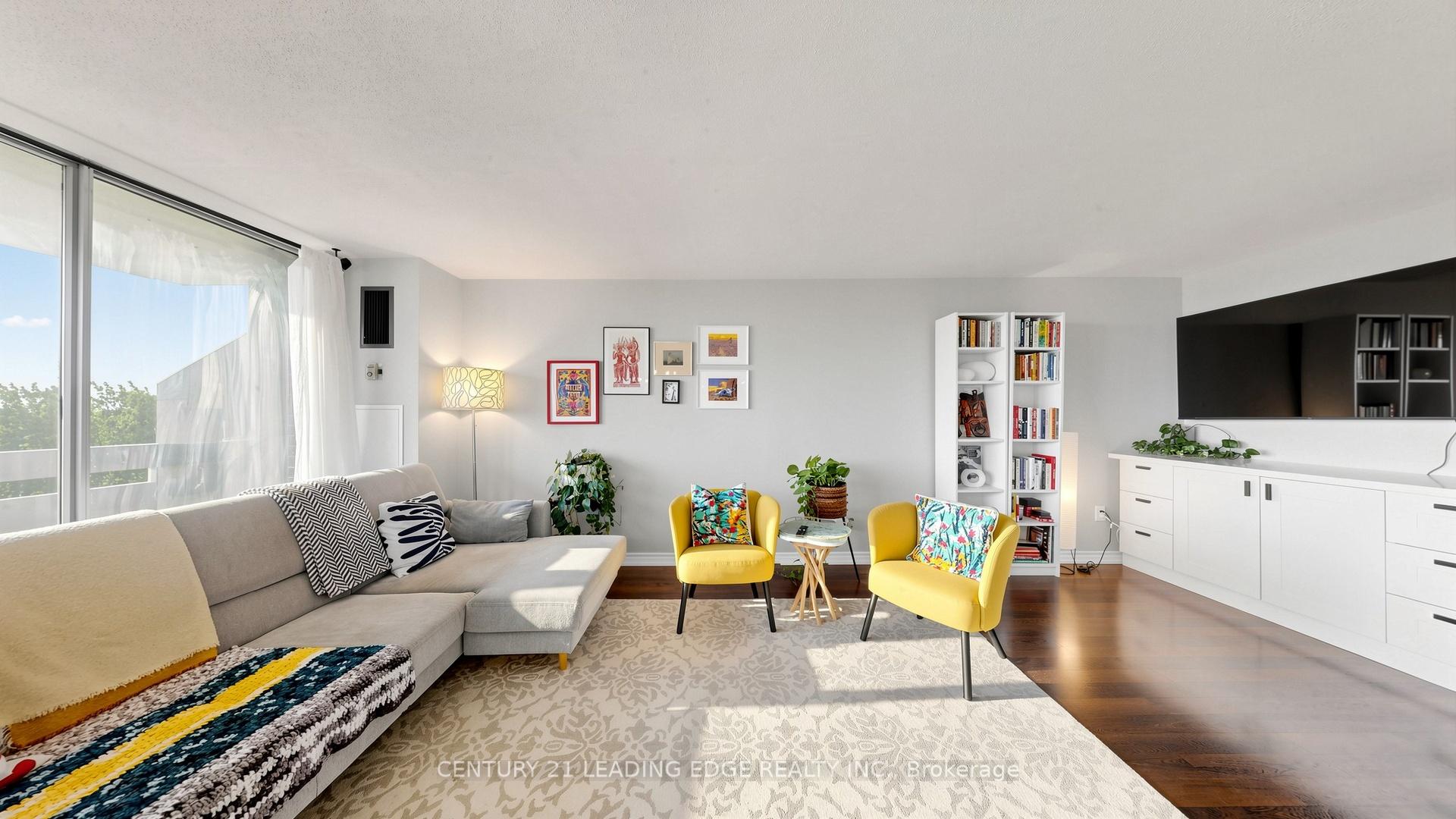 Photo 9 of Unit 914, 11 Wincott Drive, Etobicoke, Kingsview Village-The Westway — HOMEH