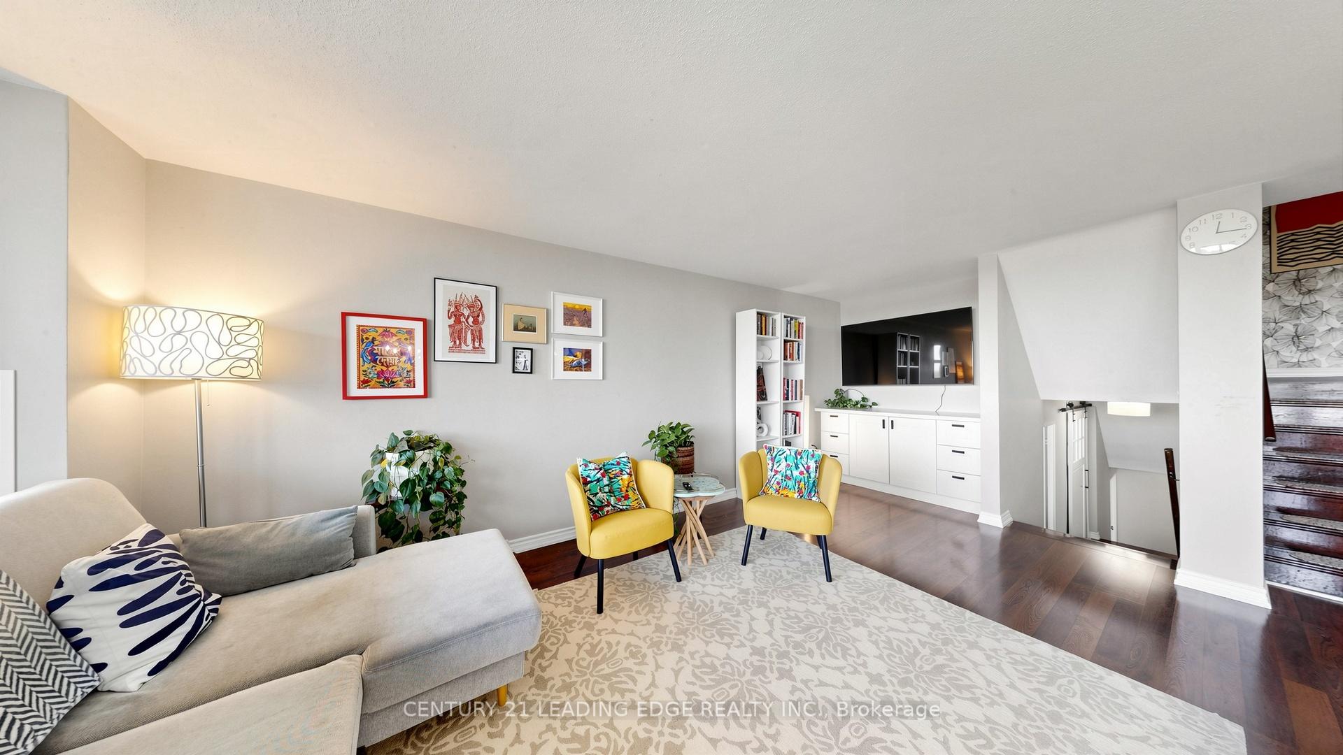 Photo 10 of Unit 914, 11 Wincott Drive, Etobicoke, Kingsview Village-The Westway — HOMEH
