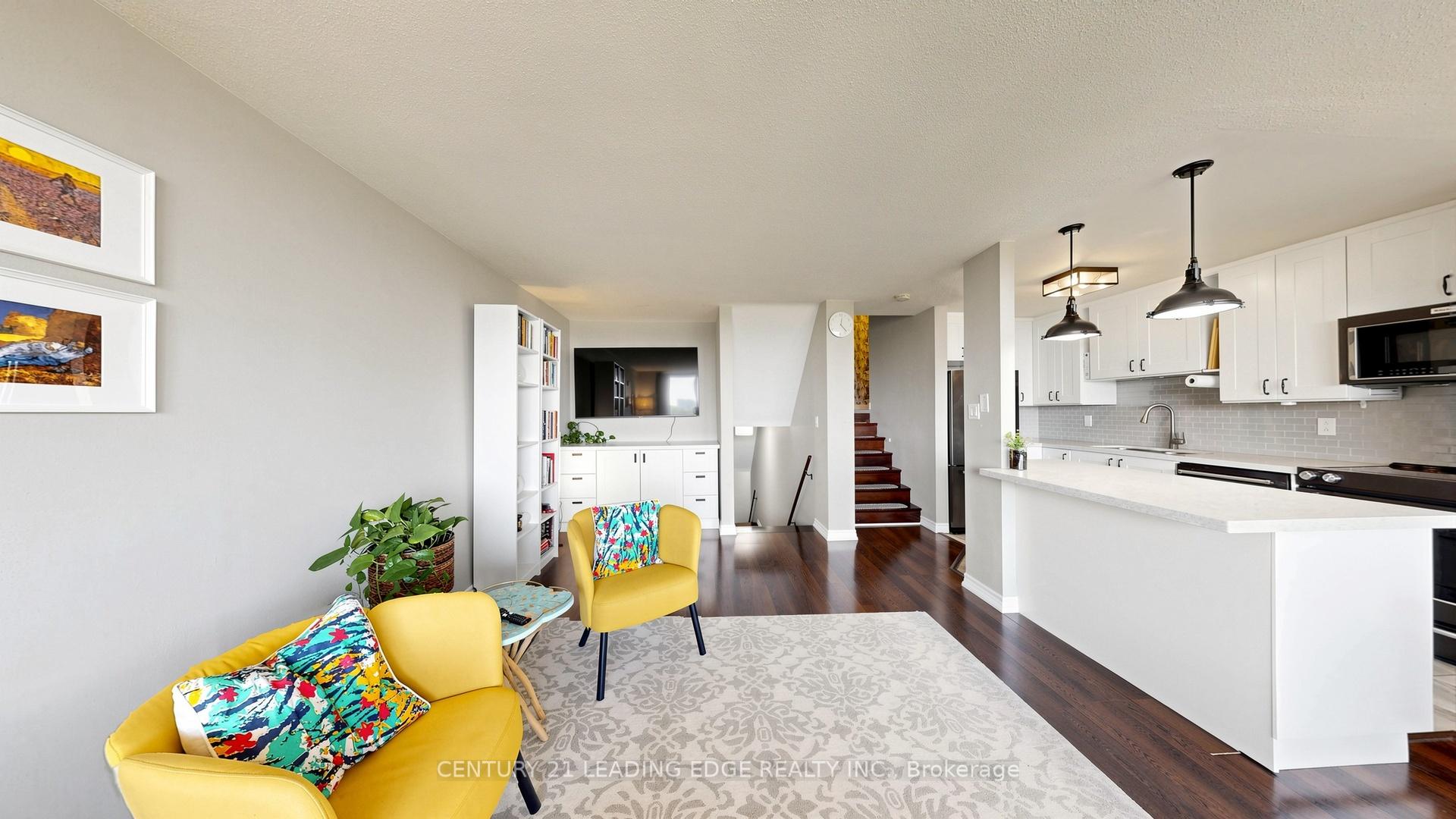 Photo 11 of Unit 914, 11 Wincott Drive, Etobicoke, Kingsview Village-The Westway — HOMEH