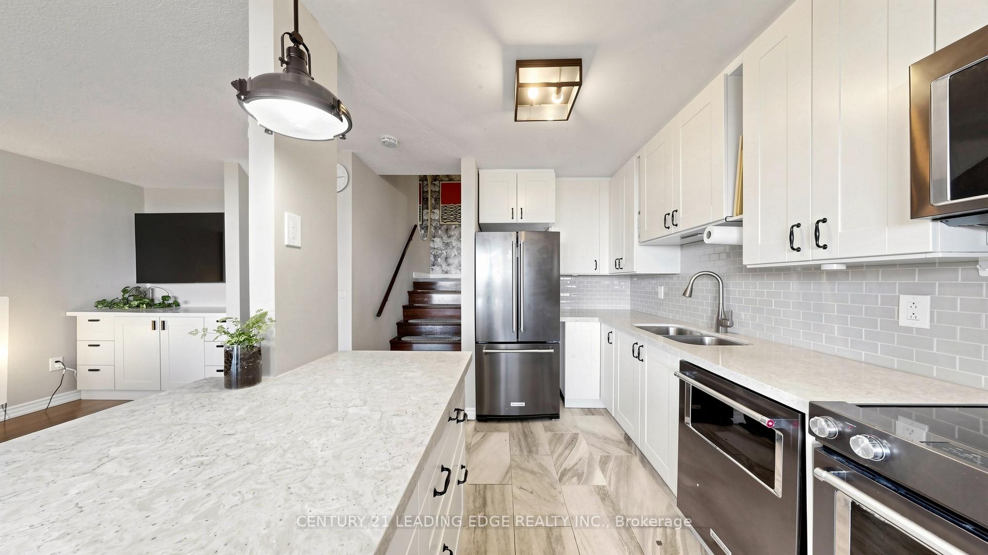 Photo 19 of Unit 914, 11 Wincott Drive, Etobicoke, Kingsview Village-The Westway — HOMEH