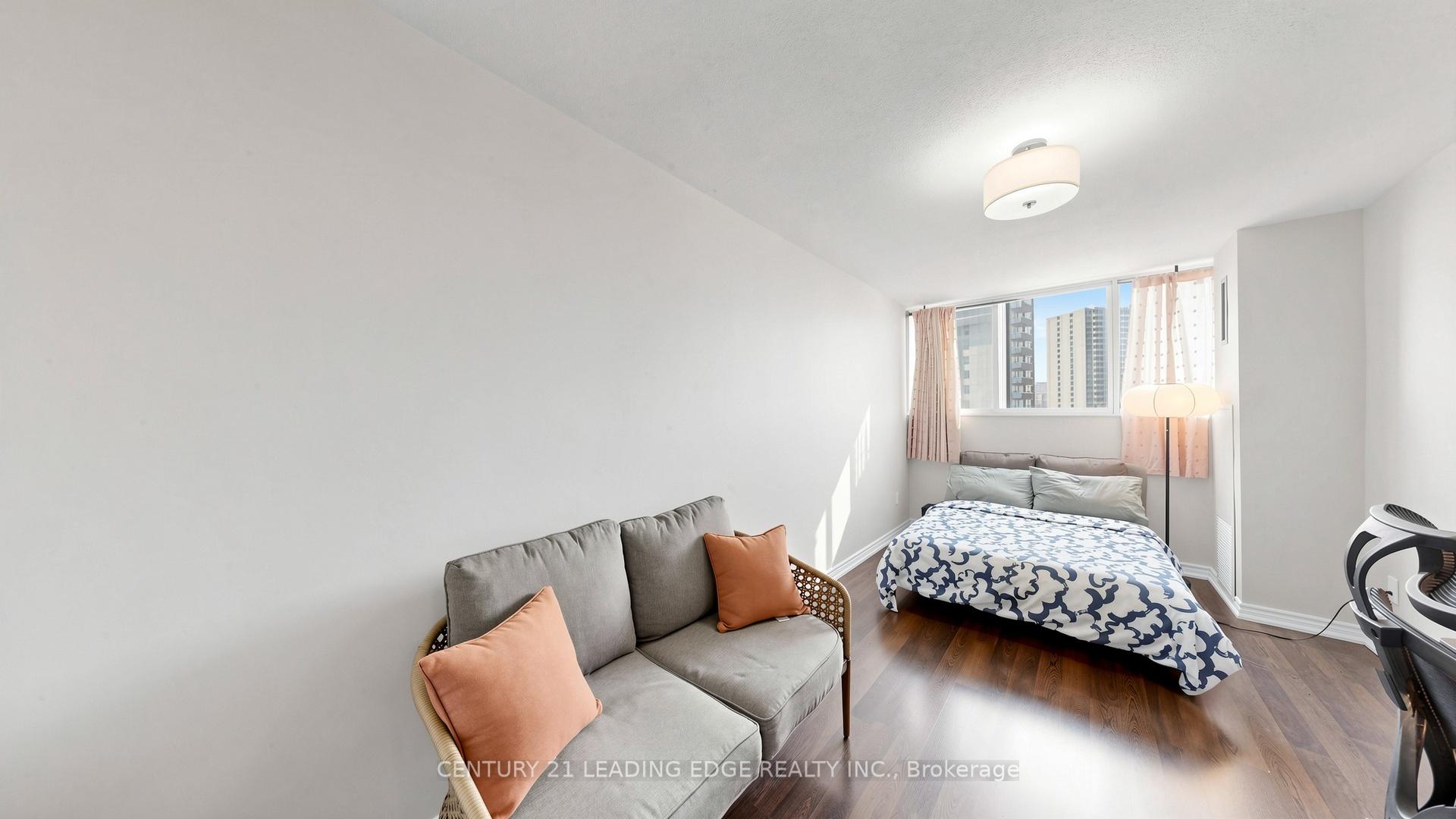 Photo 25 of Unit 914, 11 Wincott Drive, Etobicoke, Kingsview Village-The Westway — HOMEH