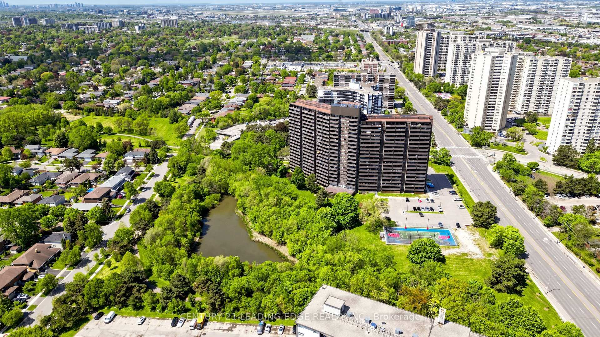 Photo 37 of Unit 914, 11 Wincott Drive, Etobicoke, Kingsview Village-The Westway — HOMEH