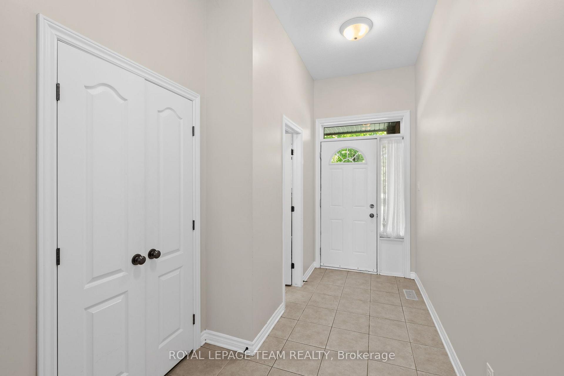 Photo 5 of 84 Selhurst Avenue, Ottawa, Barrhaven East — HOMEH