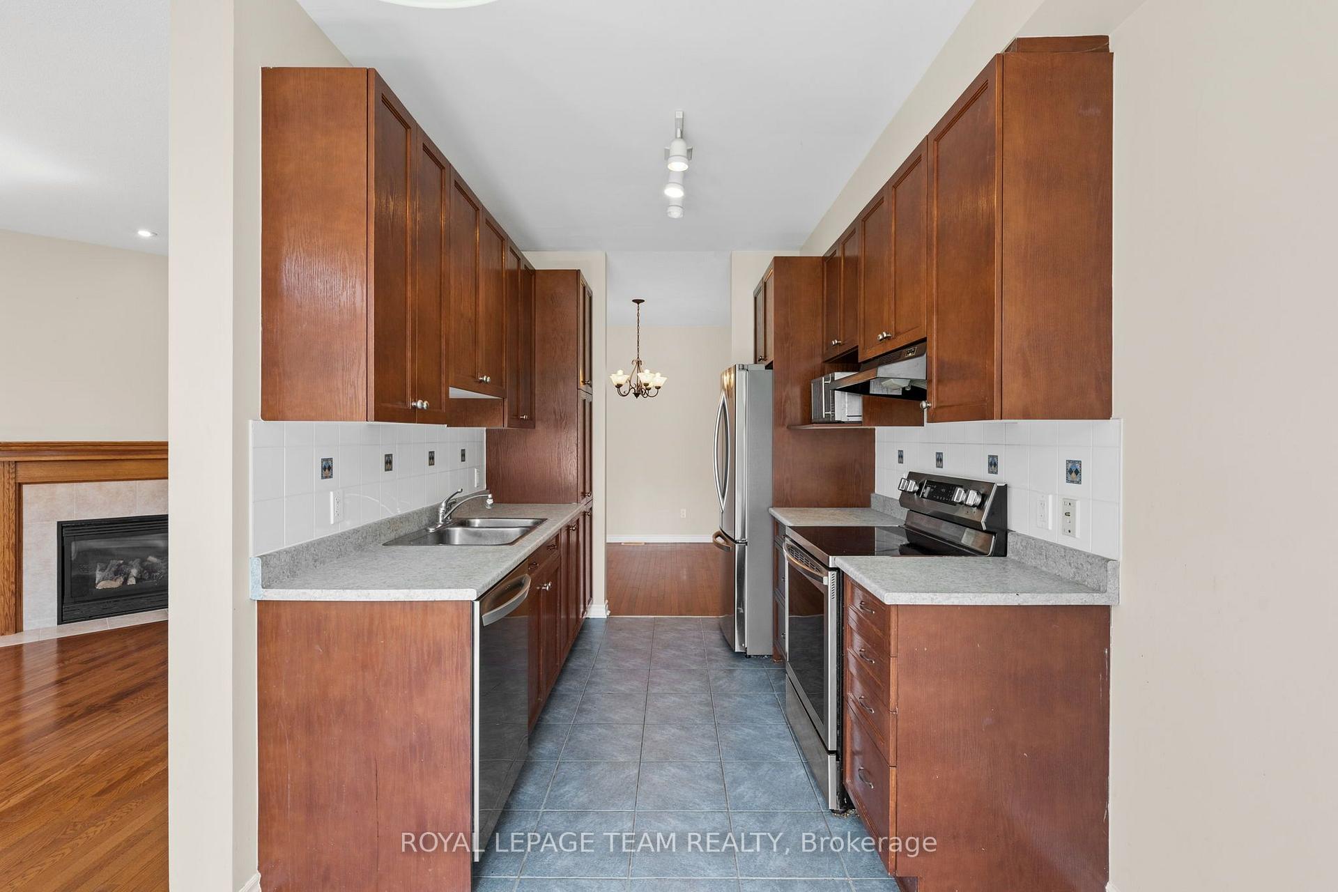 Photo 12 of 84 Selhurst Avenue, Ottawa, Barrhaven East — HOMEH