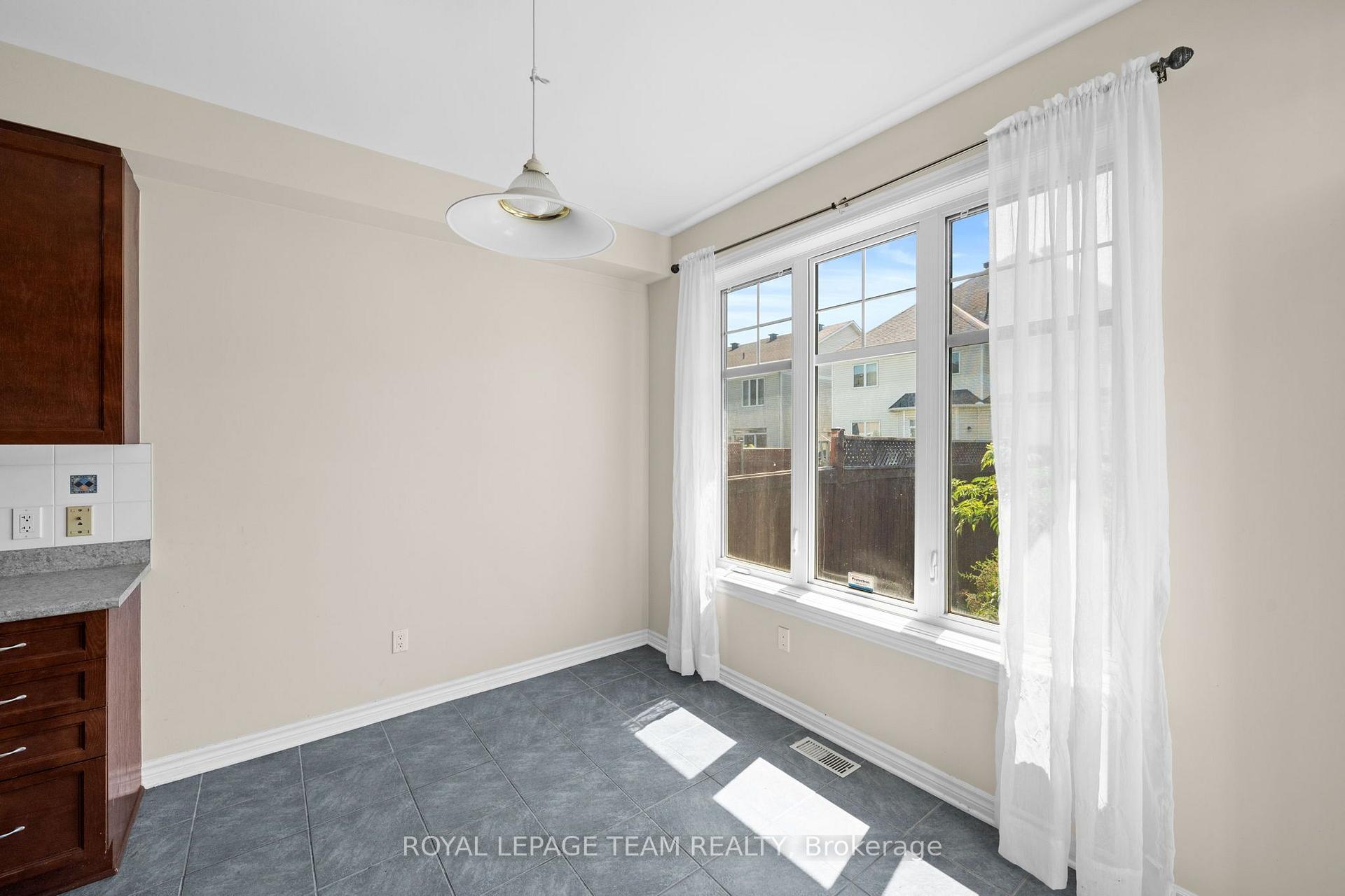Photo 17 of 84 Selhurst Avenue, Ottawa, Barrhaven East — HOMEH