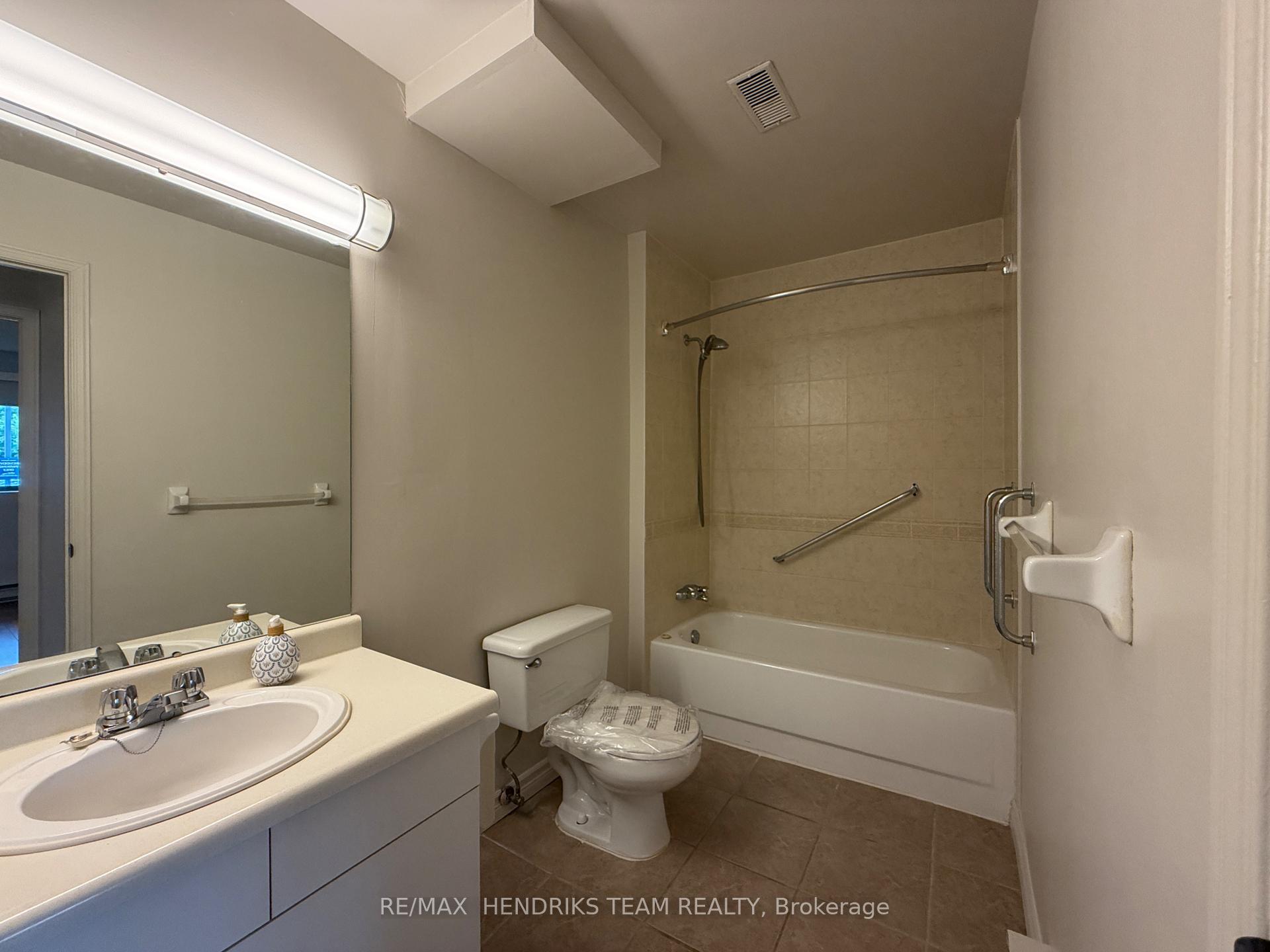 Photo 11 of Unit 119, 128 St Augustine Drive, St. Catharines, Secord Woods — HOMEH