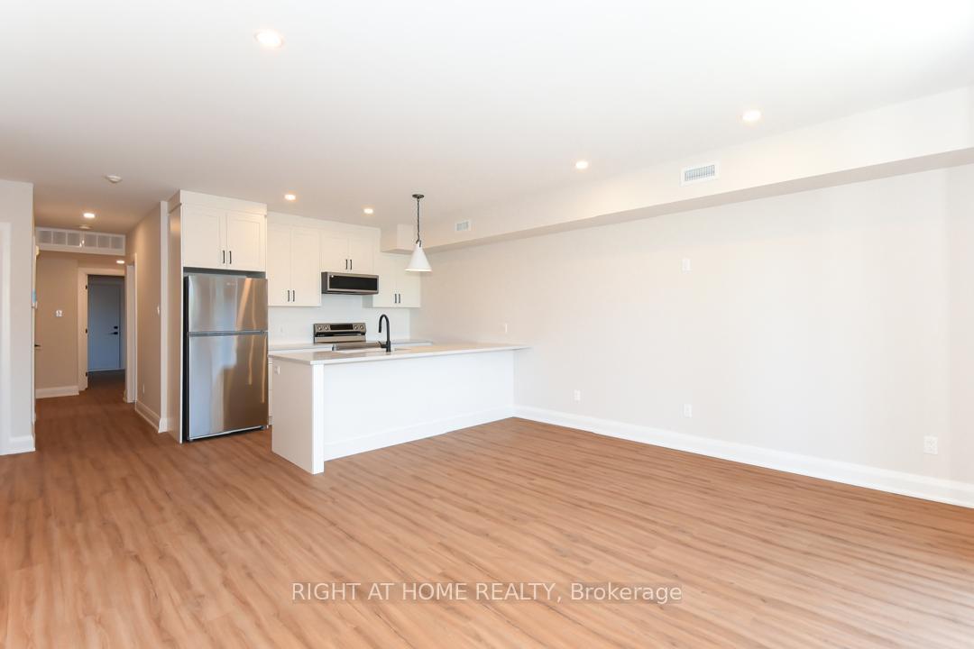 Photo 3 of Unit 8, 35 Monk Street, Ottawa, Glebe — HOMEH