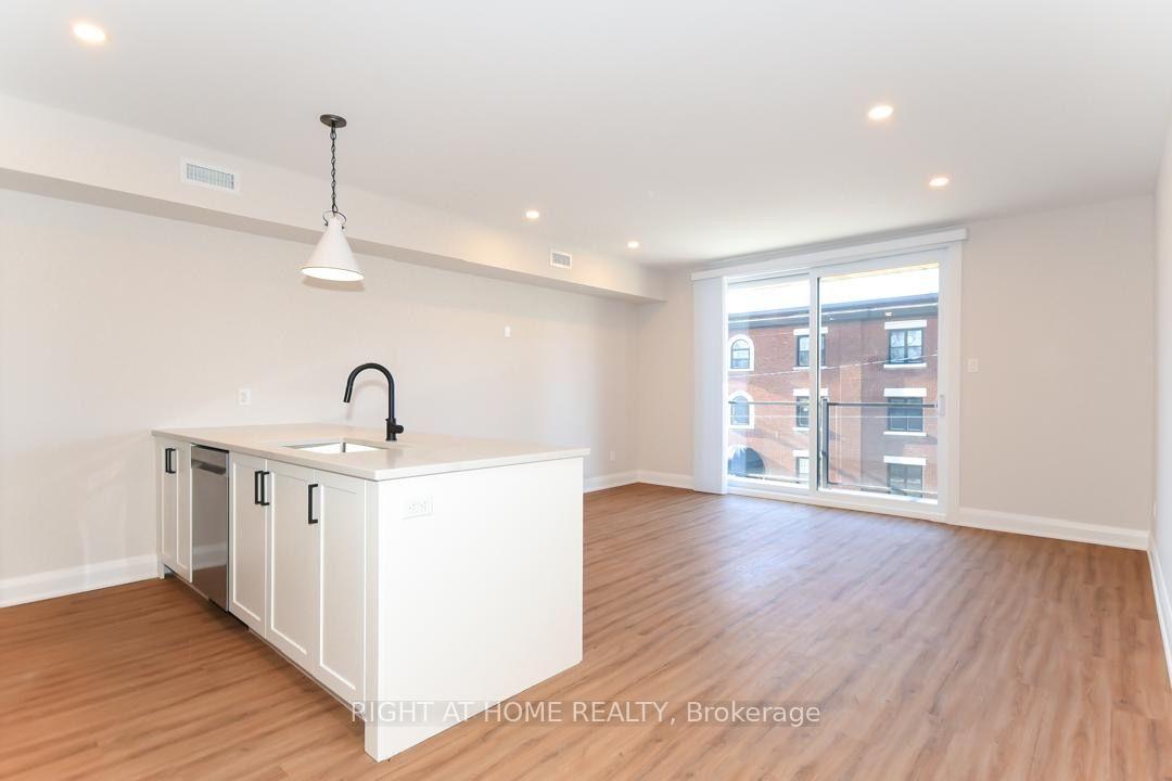 Photo 6 of Unit 8, 35 Monk Street, Ottawa, Glebe — HOMEH