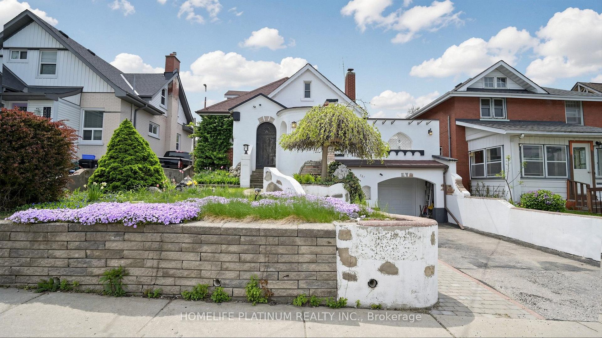 Photo of 287 Courtland Avenue E