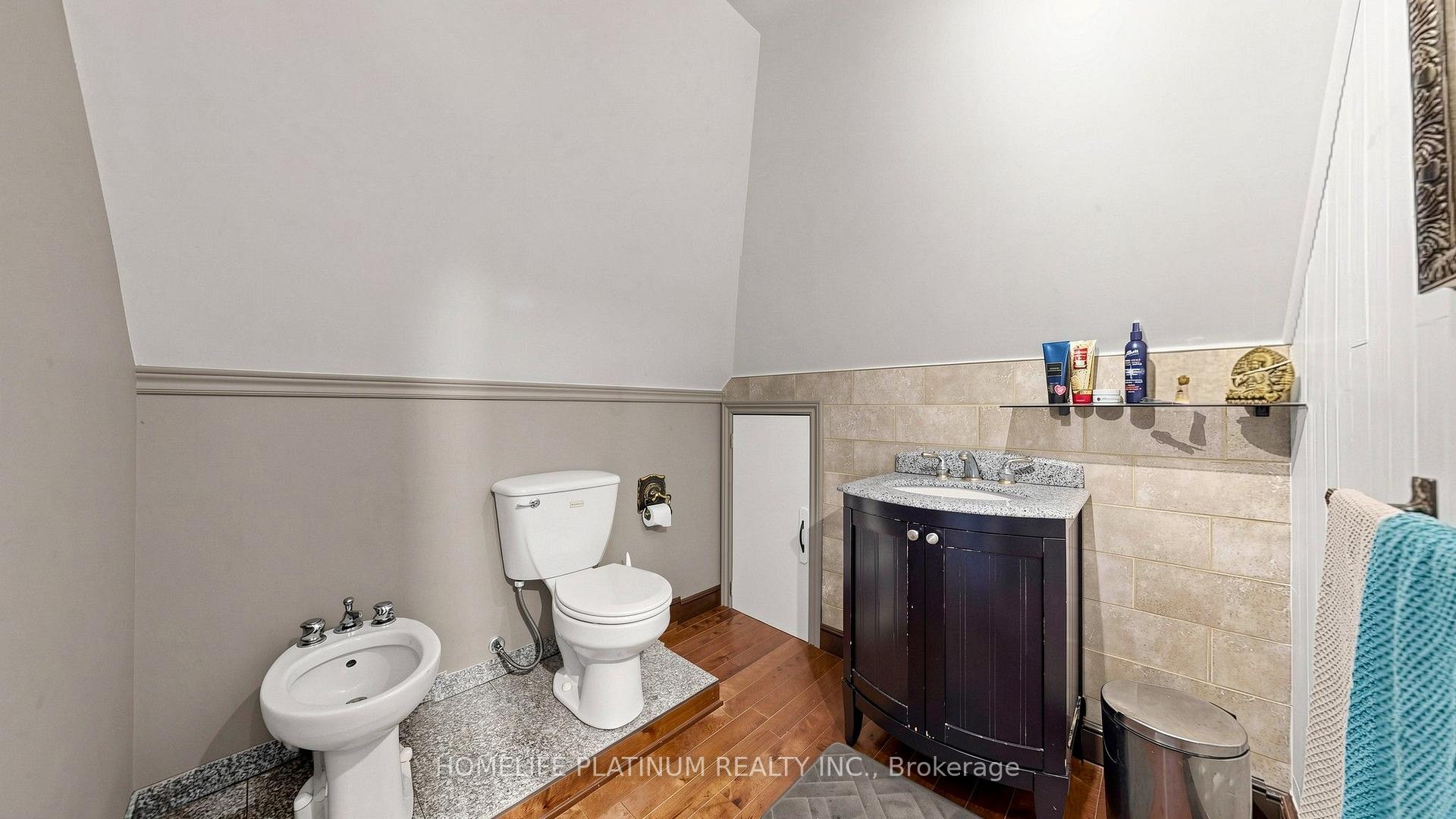 Photo 22 of 287 Courtland Avenue E, Kitchener, Cedar Hill — HOMEH