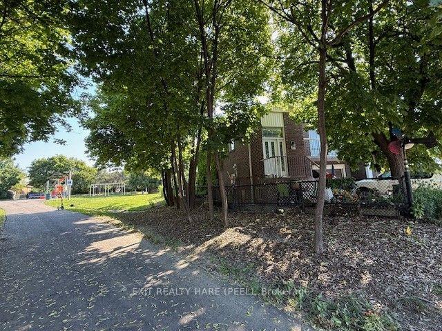 Photo 46 of 30 Thorsby Court, Brampton, Brampton North — HOMEH