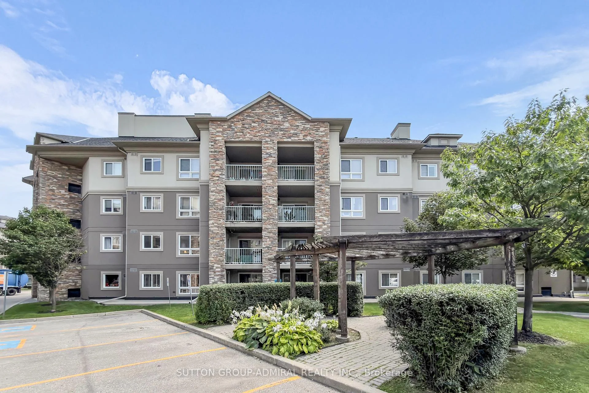 Photo 9 of Unit 105, 4 Dayspring Circle, Brampton, Goreway Drive Corridor — HOMEH