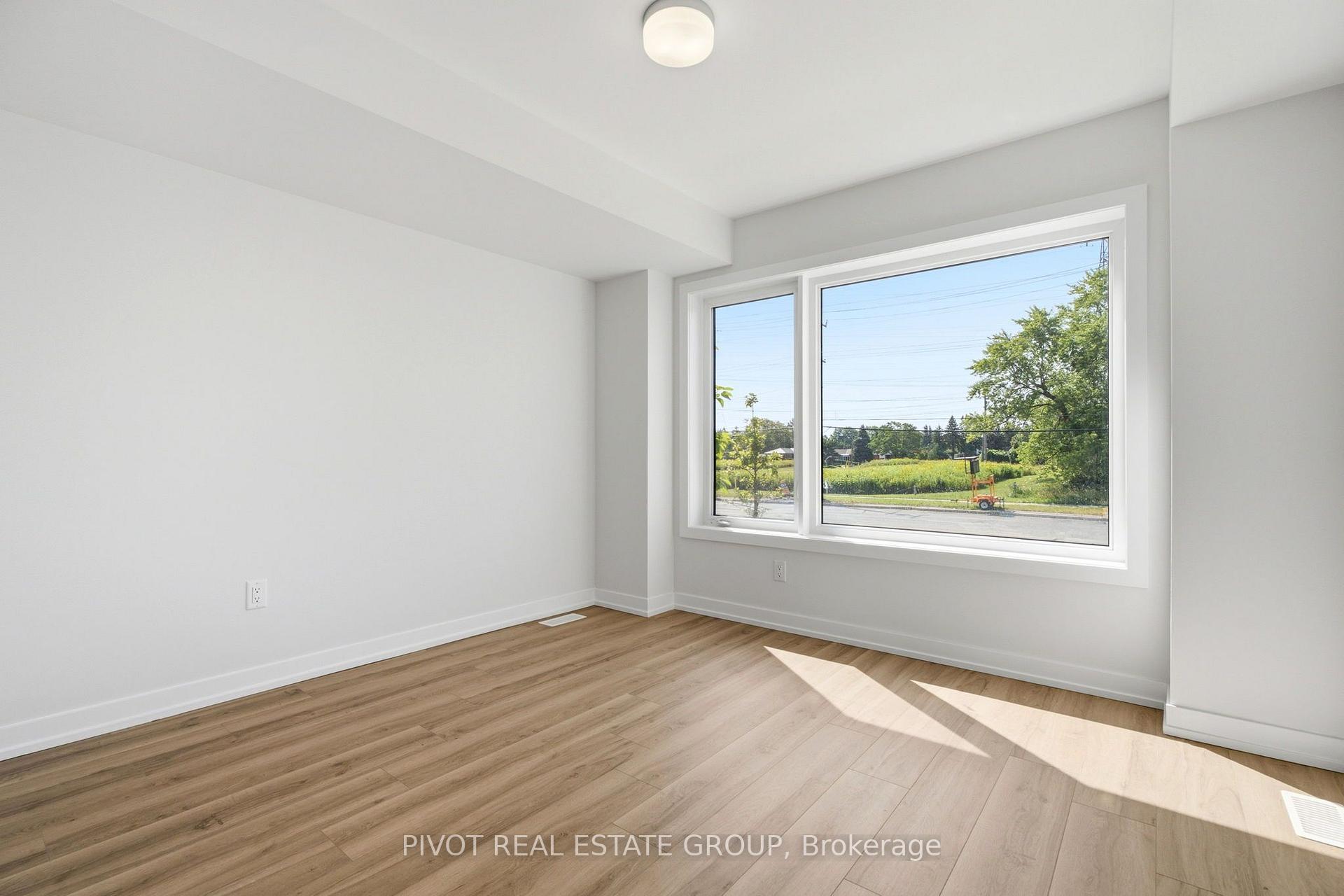 Photo 7 of 2748 Lawrence Avenue E, Scarborough, Bendale — HOMEH