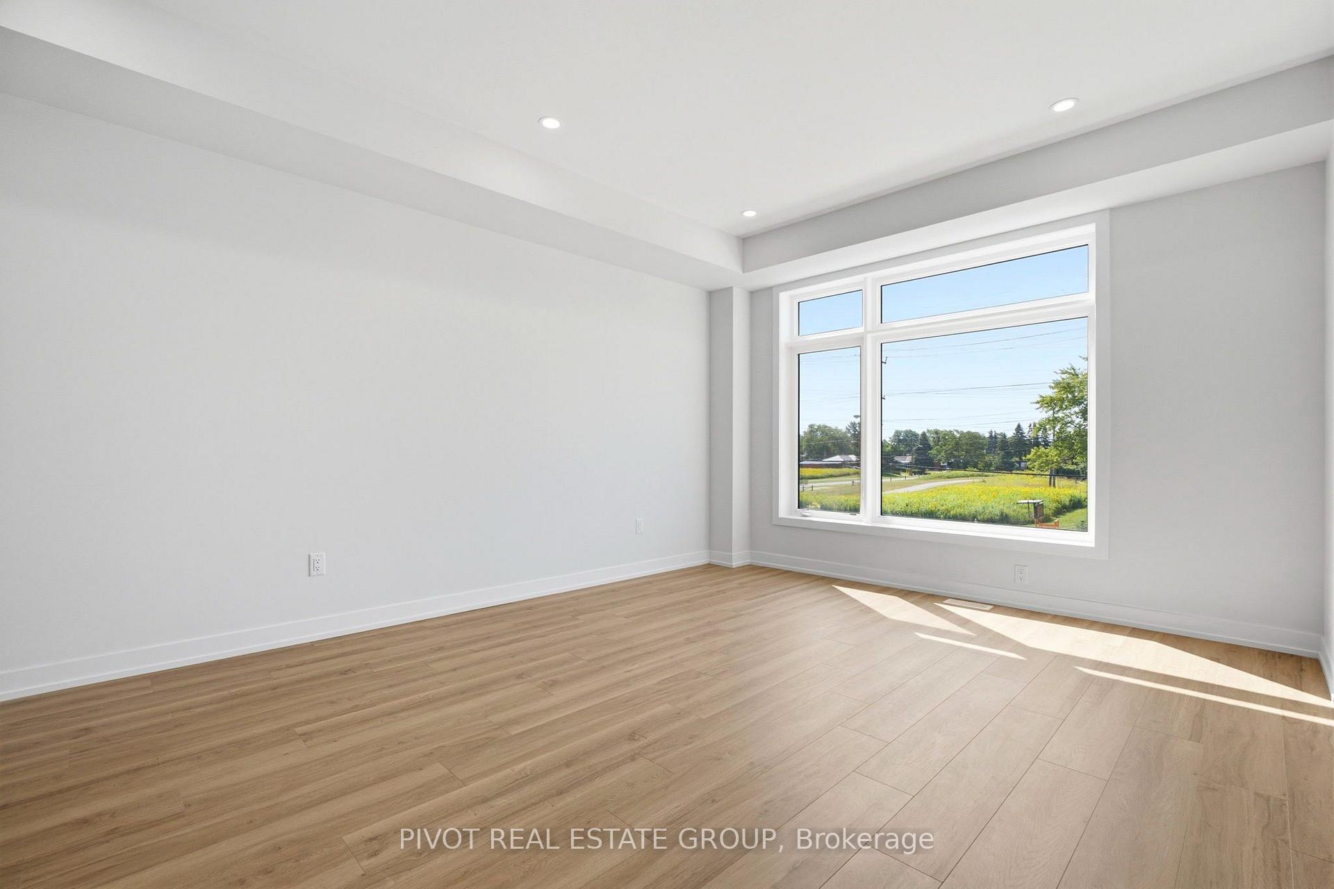 Photo 10 of 2748 Lawrence Avenue E, Scarborough, Bendale — HOMEH