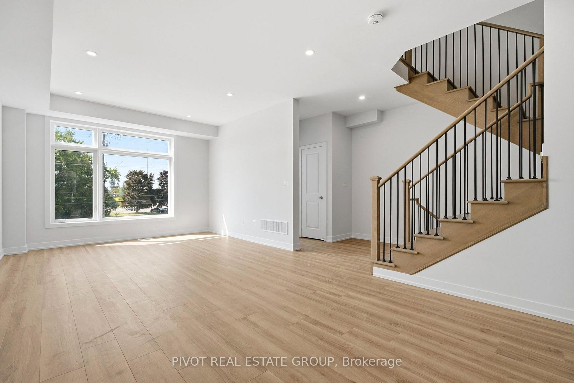 Photo 11 of 2748 Lawrence Avenue E, Scarborough, Bendale — HOMEH