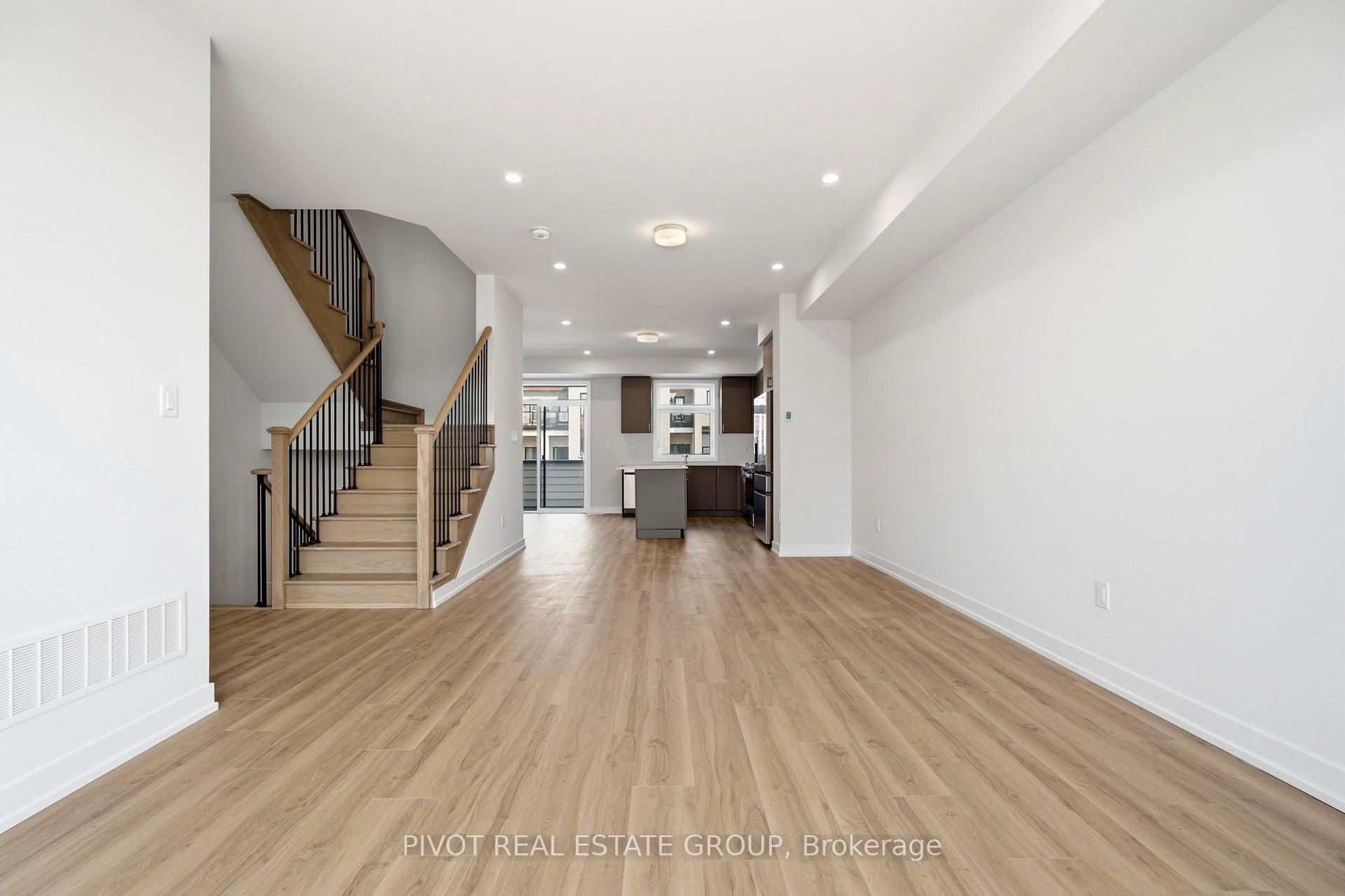 Photo 13 of 2748 Lawrence Avenue E, Scarborough, Bendale — HOMEH