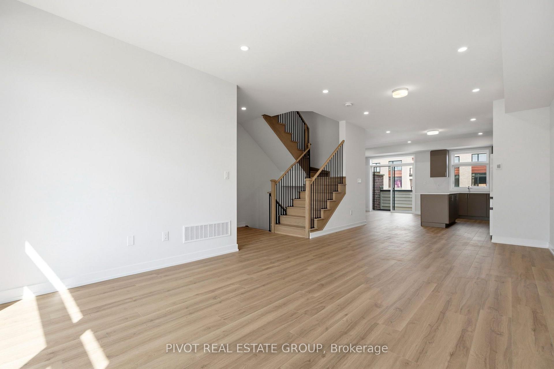 Photo 14 of 2748 Lawrence Avenue E, Scarborough, Bendale — HOMEH