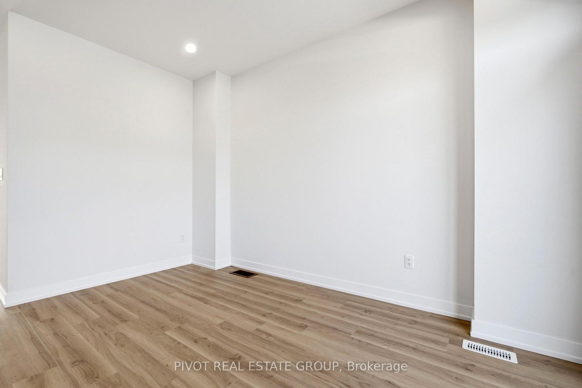 Photo 19 of 2748 Lawrence Avenue E, Scarborough, Bendale — HOMEH