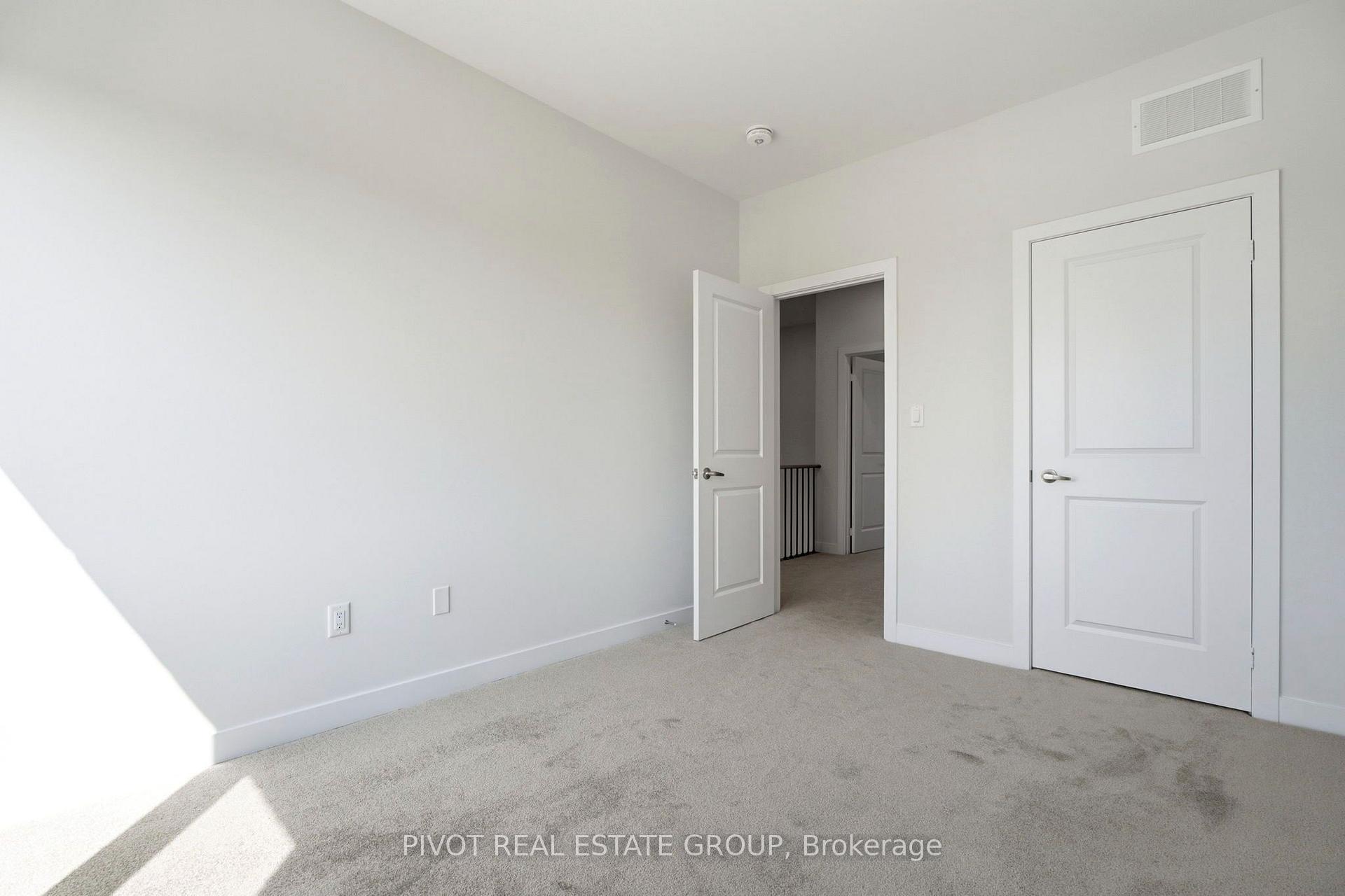 Photo 24 of 2748 Lawrence Avenue E, Scarborough, Bendale — HOMEH