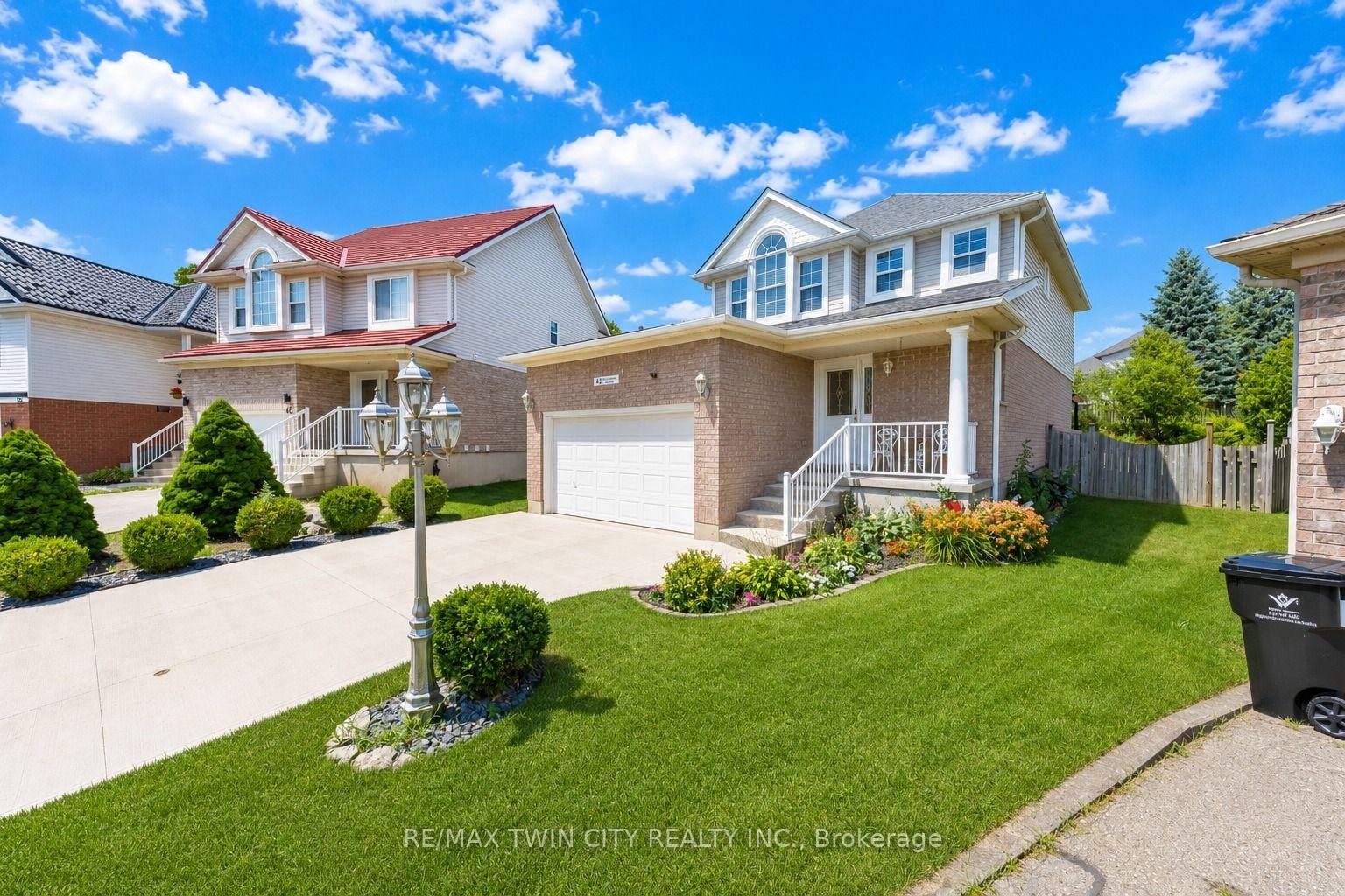 Photo 2 of 42 Briarmeadow Crescent, Kitchener, Idlewood — HOMEH