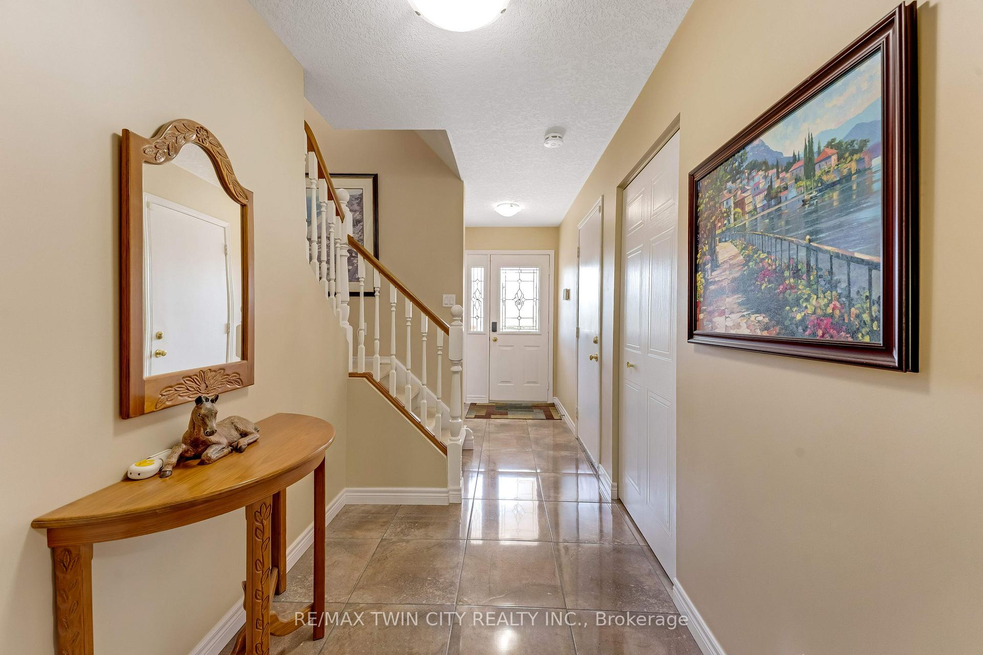Photo 3 of 42 Briarmeadow Crescent, Kitchener, Idlewood — HOMEH