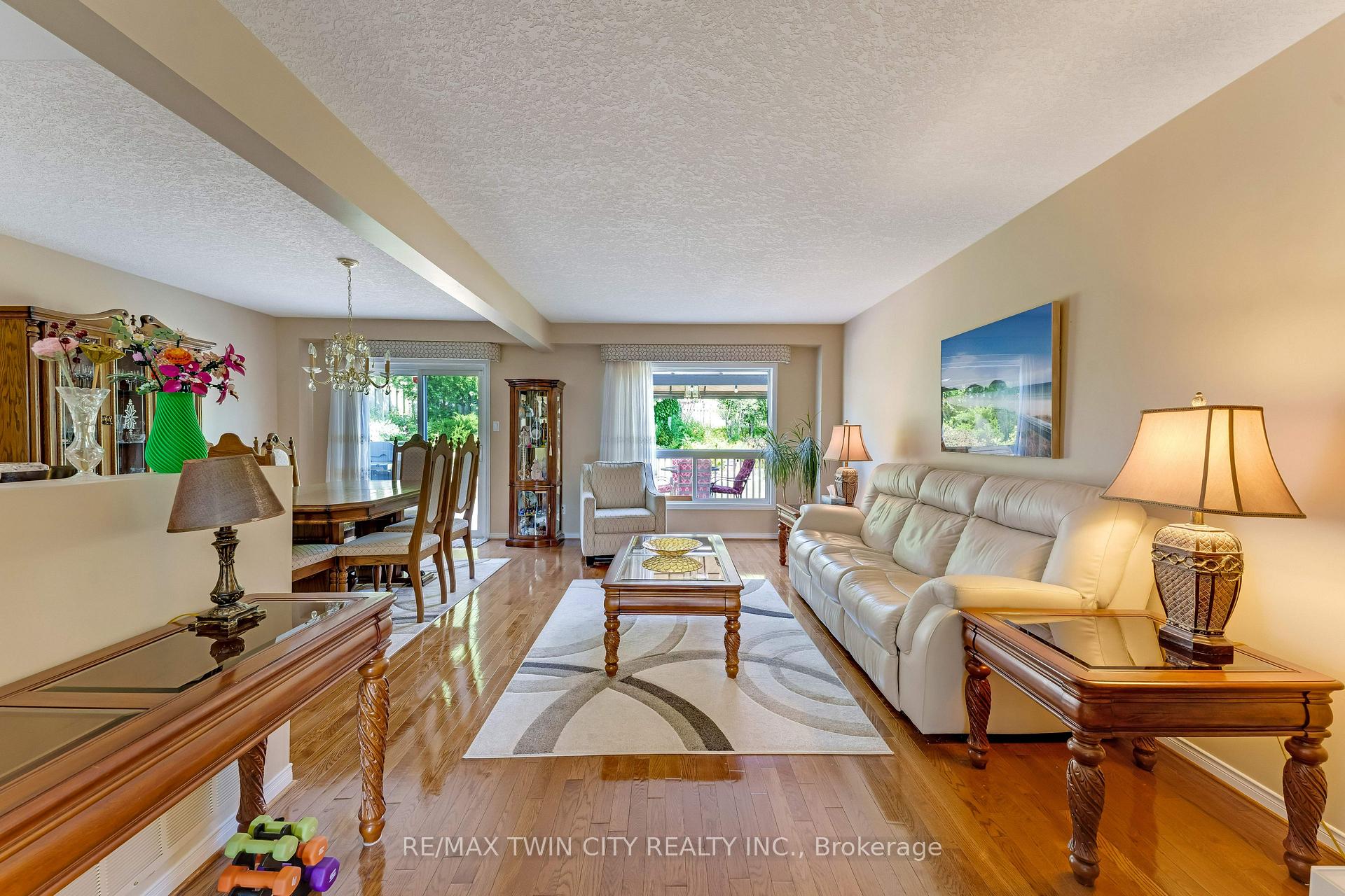 Photo 4 of 42 Briarmeadow Crescent, Kitchener, Idlewood — HOMEH