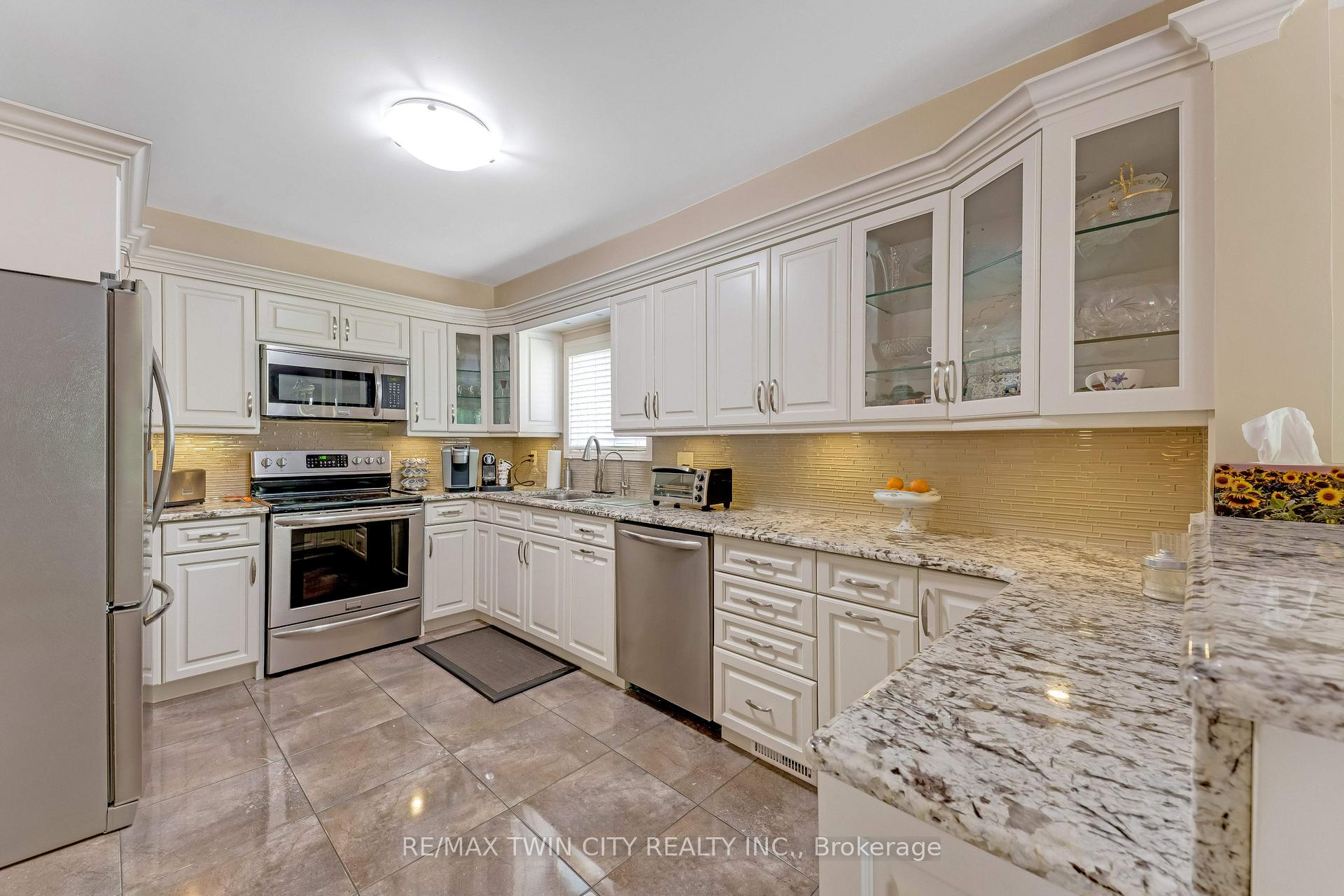 Photo 7 of 42 Briarmeadow Crescent, Kitchener, Idlewood — HOMEH