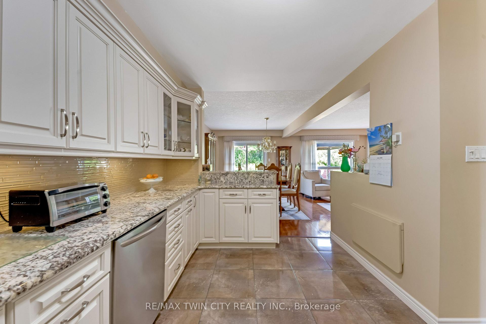 Photo 9 of 42 Briarmeadow Crescent, Kitchener, Idlewood — HOMEH
