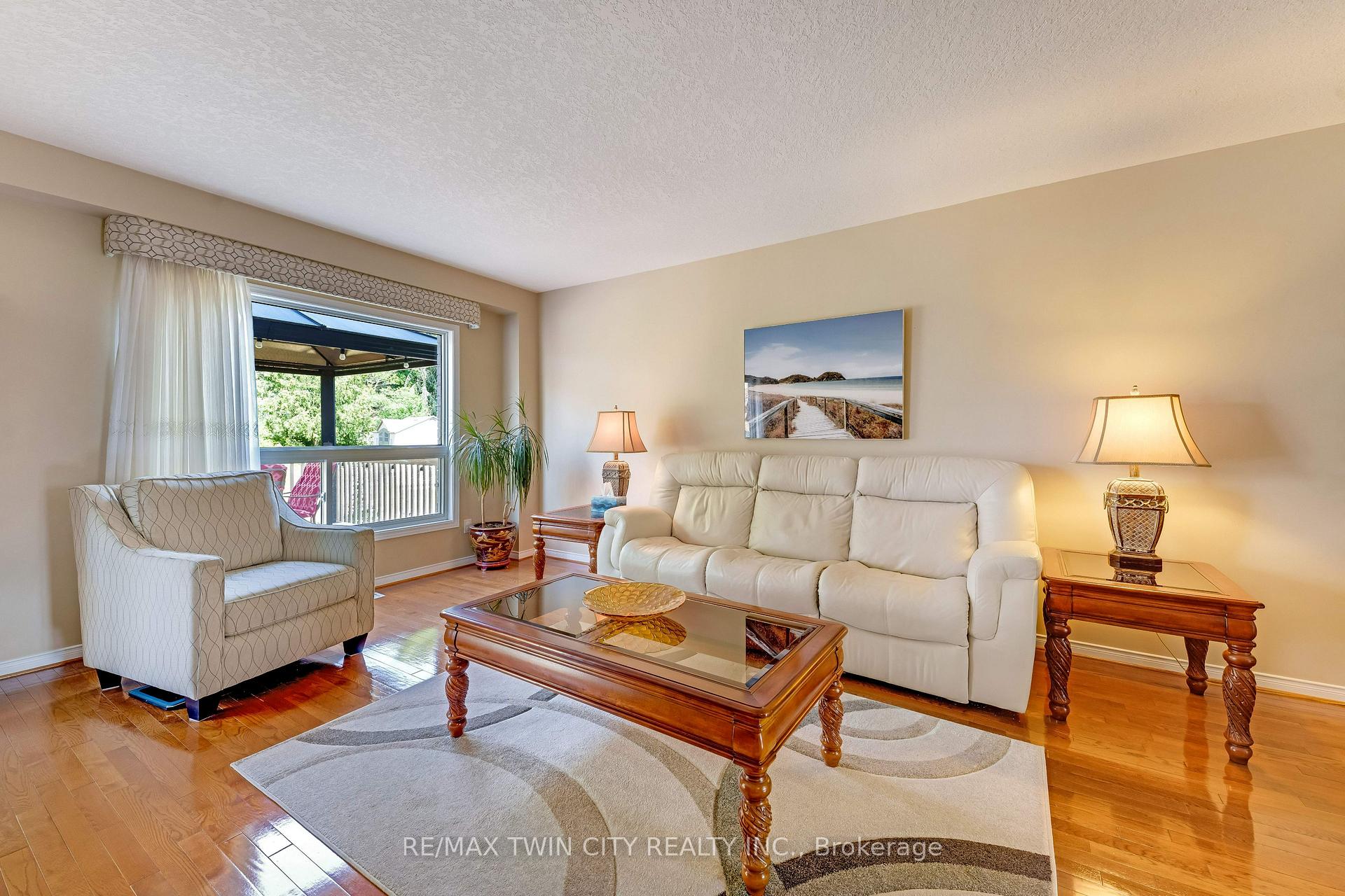 Photo 11 of 42 Briarmeadow Crescent, Kitchener, Idlewood — HOMEH