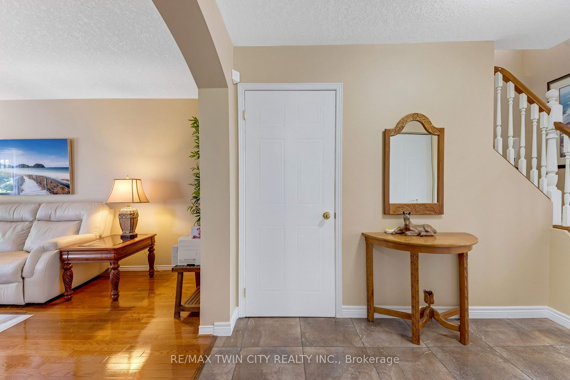 Photo 12 of 42 Briarmeadow Crescent, Kitchener, Idlewood — HOMEH