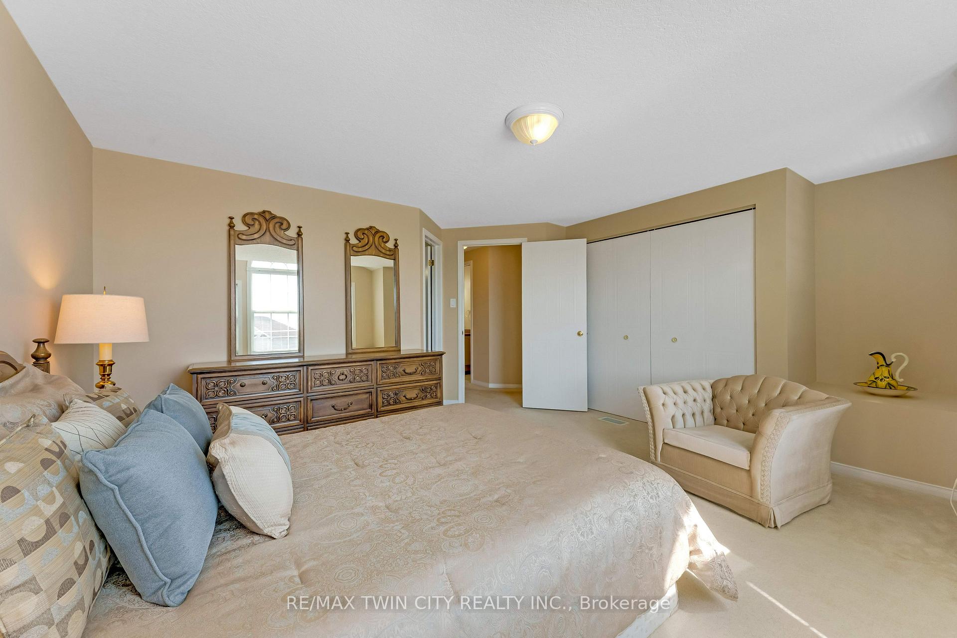 Photo 16 of 42 Briarmeadow Crescent, Kitchener, Idlewood — HOMEH