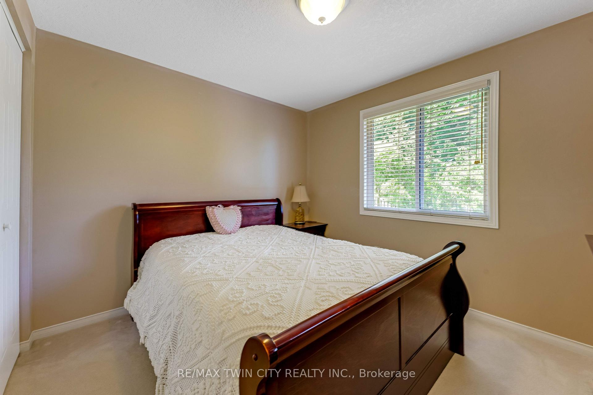 Photo 21 of 42 Briarmeadow Crescent, Kitchener, Idlewood — HOMEH