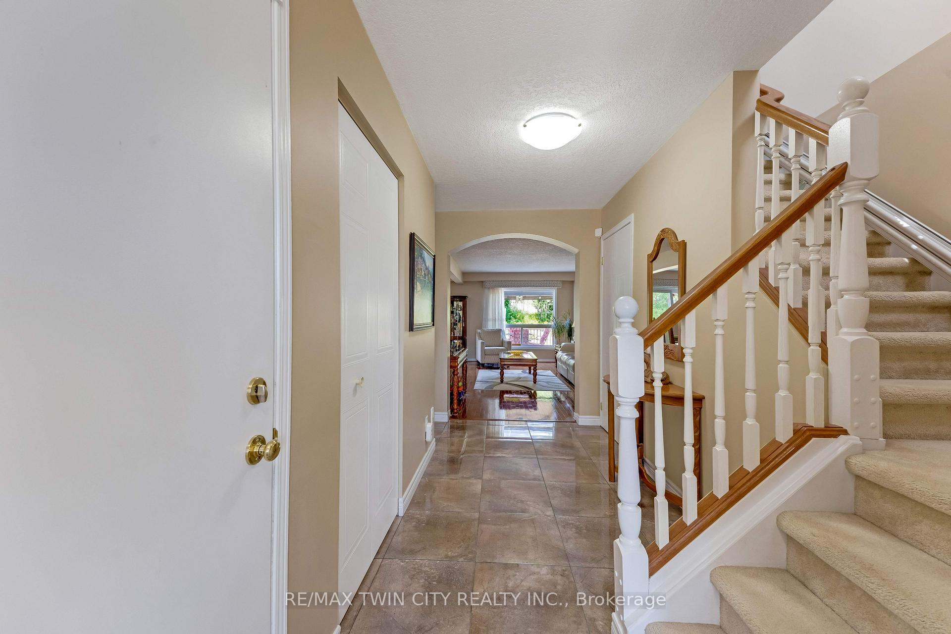 Photo 23 of 42 Briarmeadow Crescent, Kitchener, Idlewood — HOMEH