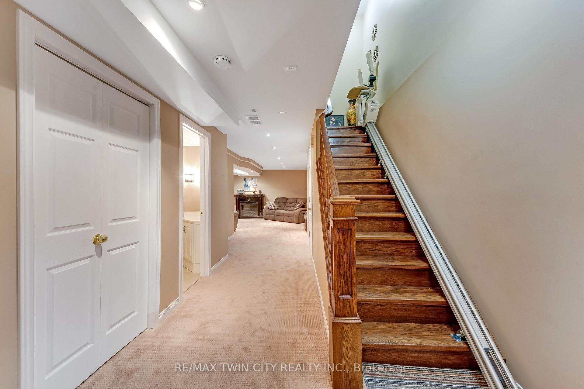 Photo 25 of 42 Briarmeadow Crescent, Kitchener, Idlewood — HOMEH