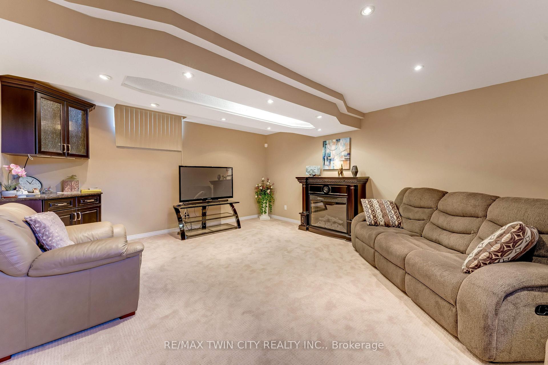 Photo 28 of 42 Briarmeadow Crescent, Kitchener, Idlewood — HOMEH