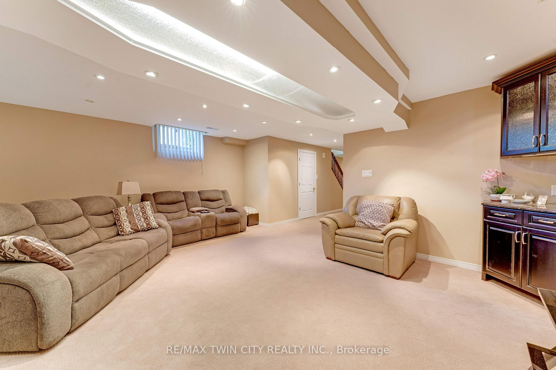 Photo 30 of 42 Briarmeadow Crescent, Kitchener, Idlewood — HOMEH