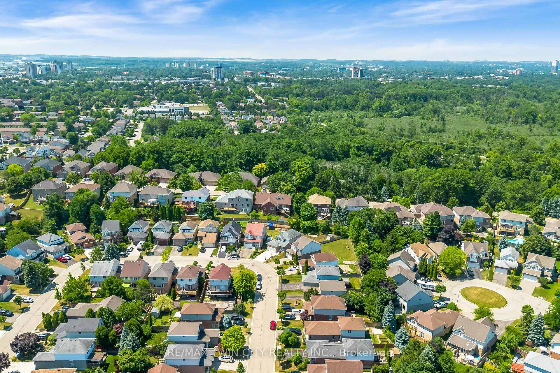 Photo 40 of 42 Briarmeadow Crescent, Kitchener, Idlewood — HOMEH