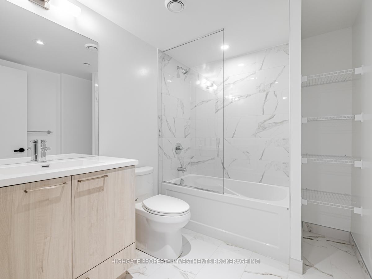 Photo 5 of Unit 2011, 195 Commerce Street, Vaughan, Vaughan Corporate Centre — HOMEH