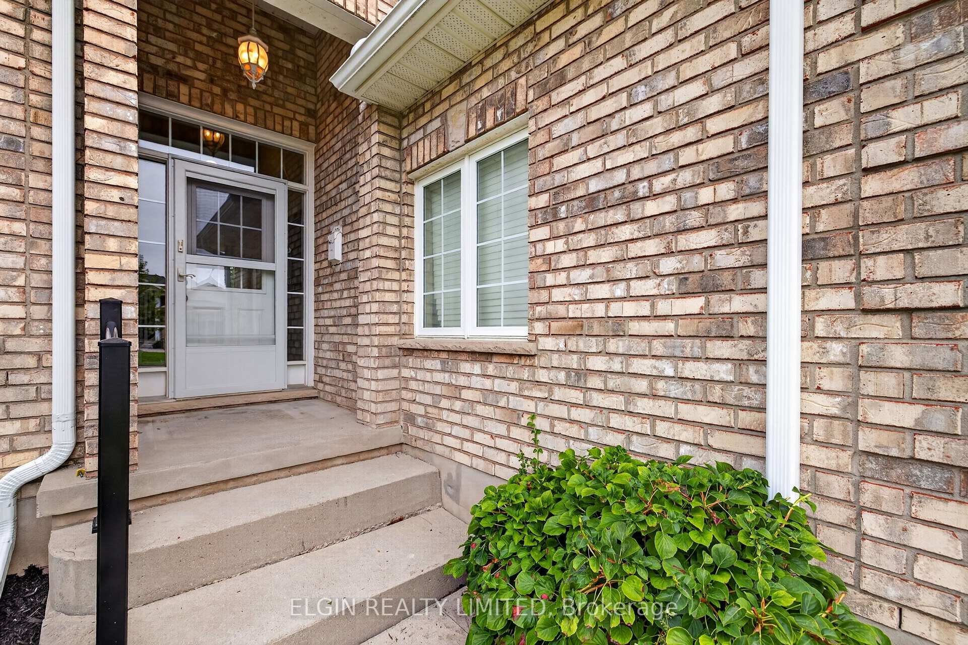 Photo 4 of 17 Steeplechase Court, St. Thomas — HOMEH